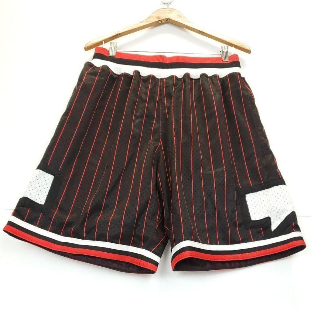Mitchell & Ness Mitchell & Ness Men's Shorts Nice Kicks Talk Box Shorts Blk Size US 30 / EU 46 - 4 Thumbnail