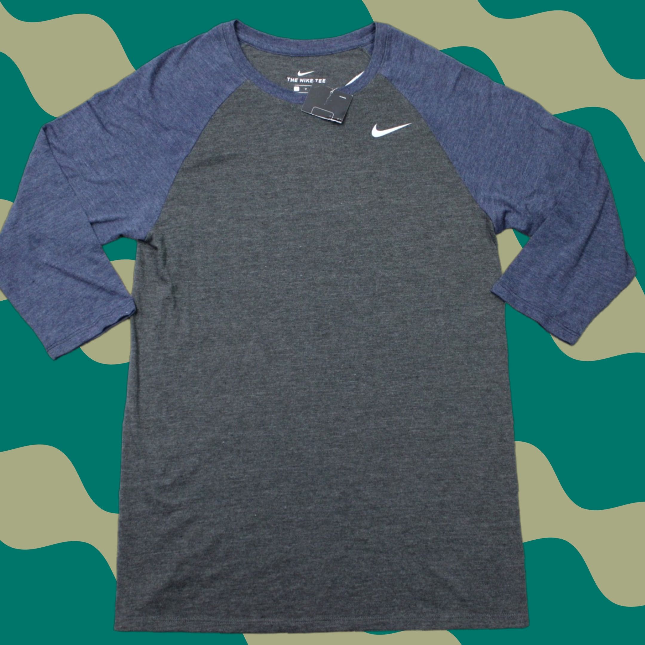 Nike Nike Shirt Mens Small Gray/Blue Raglan Crewneck Poly/Cotton/Rayon Crewneck Size US S / EU 44-46 / 1 - 1 Thumbnail