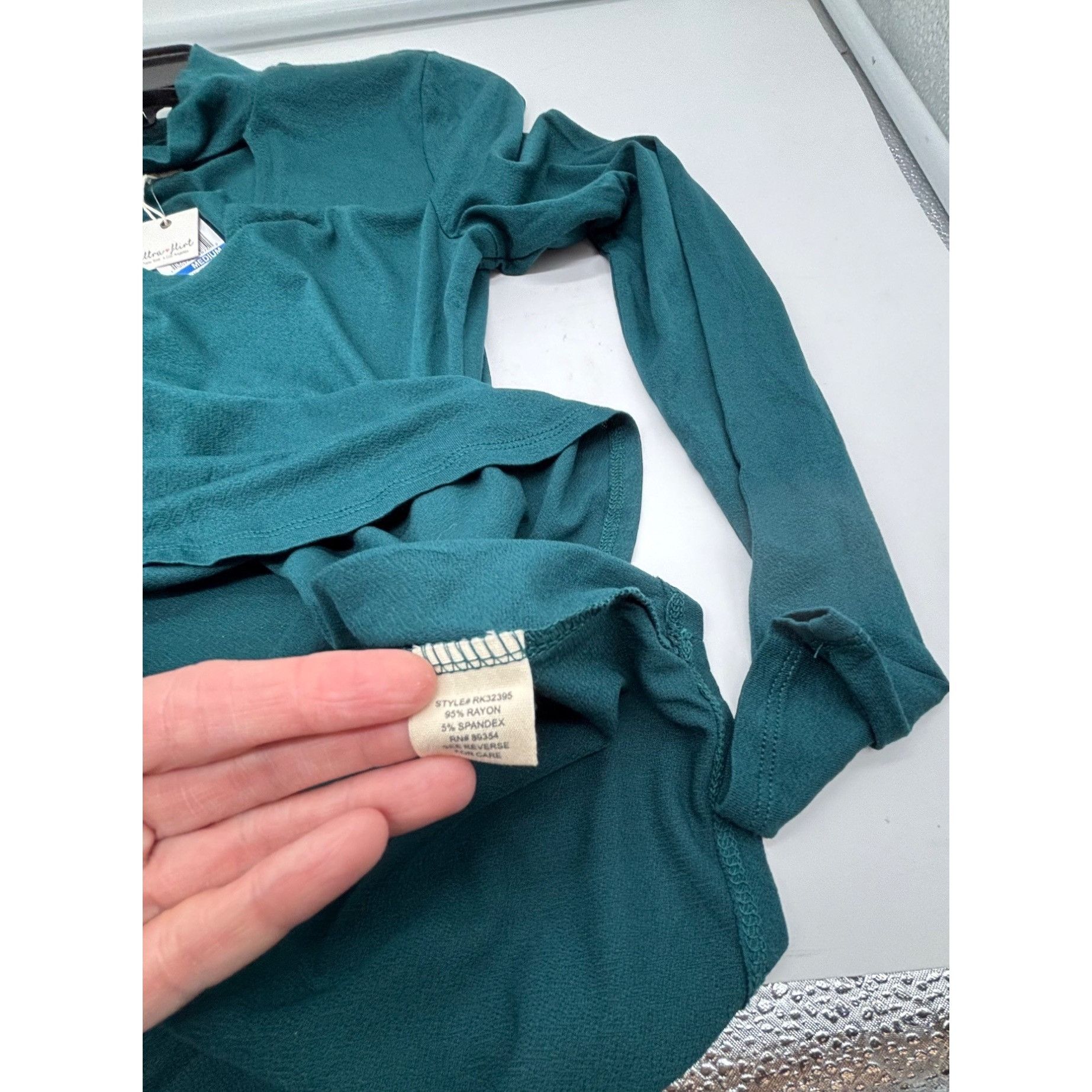 Other Ultra Flirt Juniors' Cutout Mock-Neck Hi-Low Hemline Top, D Size M / US 6-8 / IT 42-44 - 9 Thumbnail