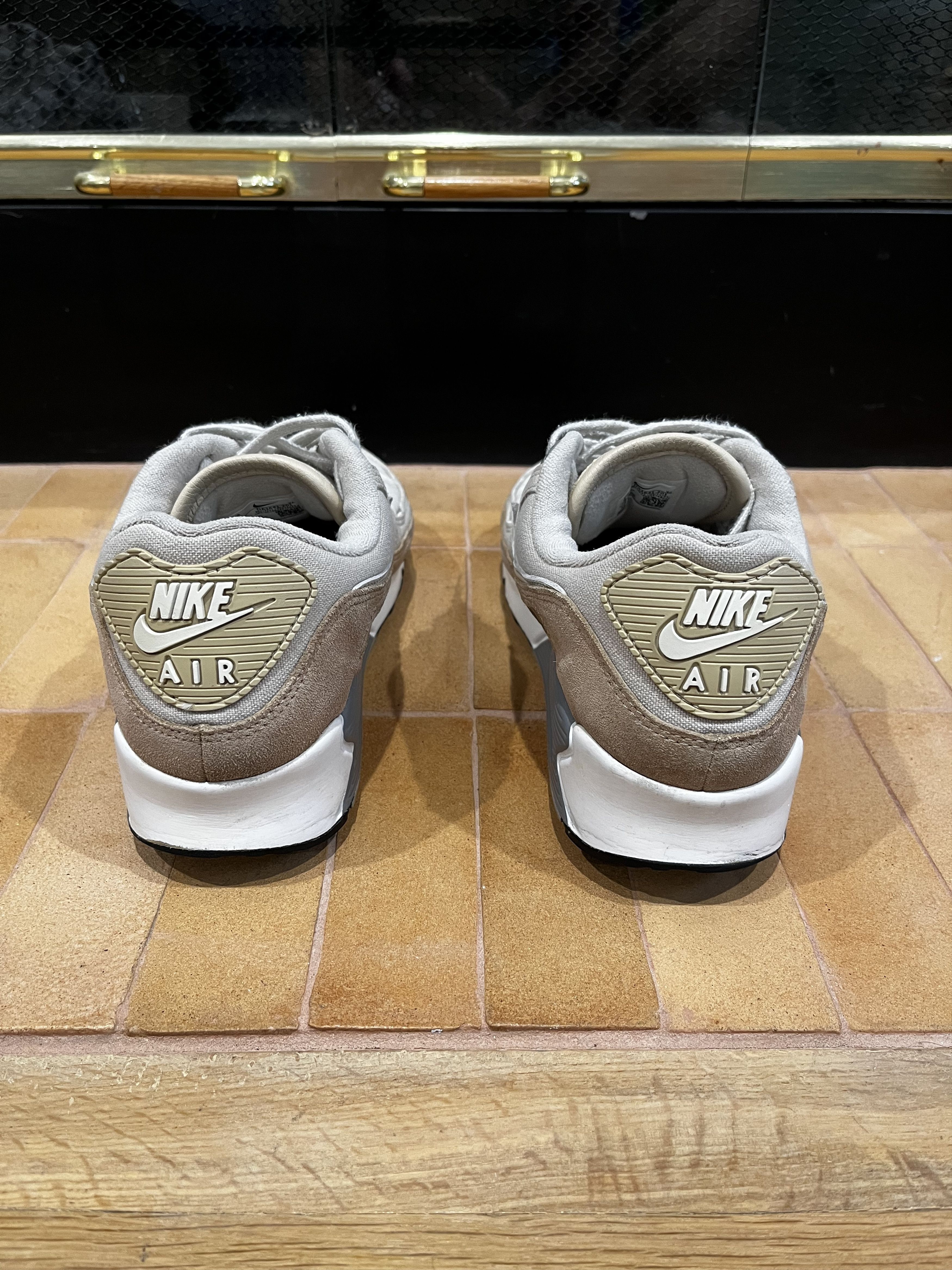 Nike NIKE AIR MAX 90 PREMIUM SANDDRIFT 9.5 DA1641-201 SAND DRIFT Size US 9.5 / EU 42-43 - 4 Thumbnail
