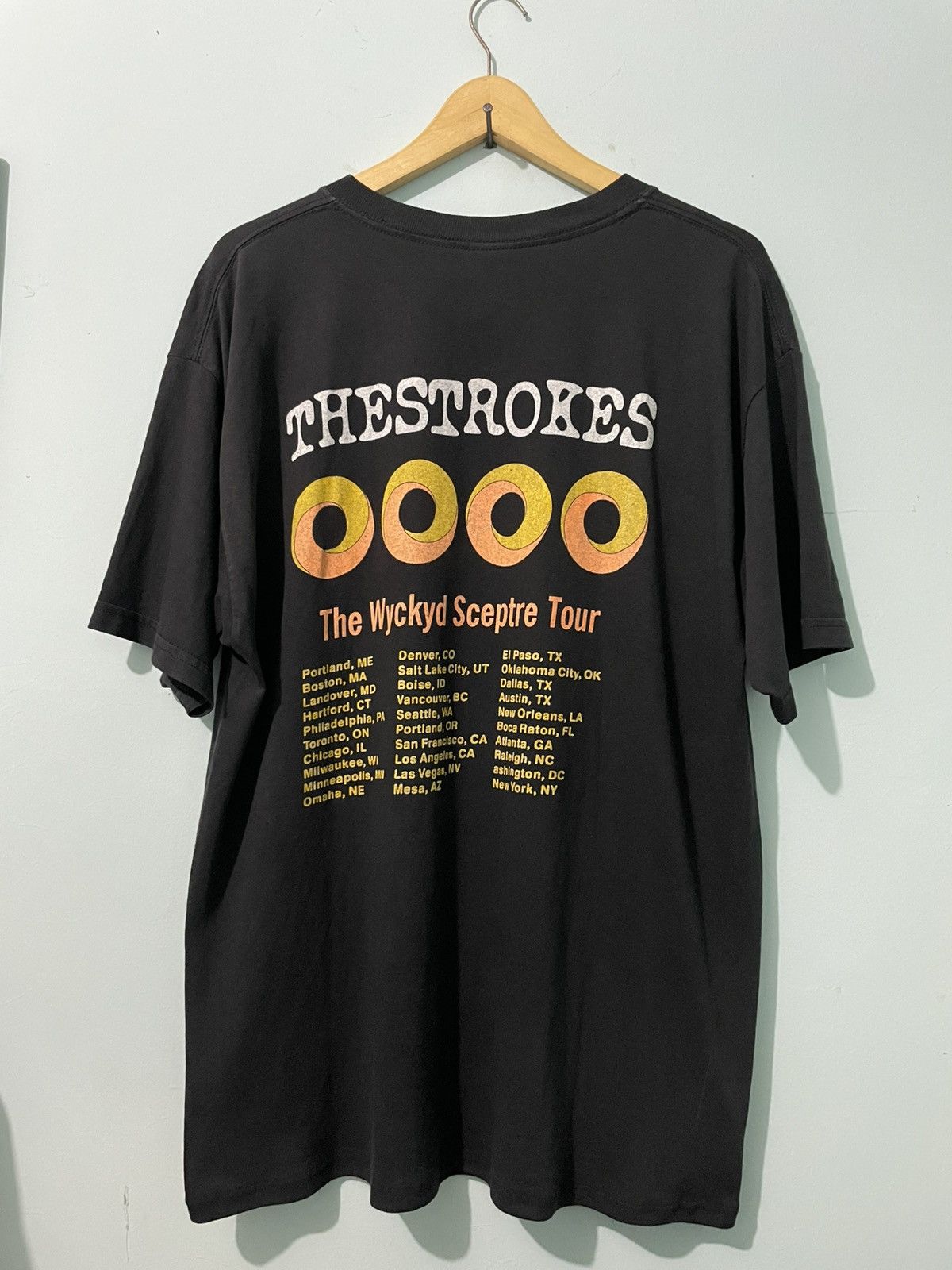 Other × Vintage The Strokes 2002 Tour Size US L / EU 52-54 / 3 - 4 Thumbnail