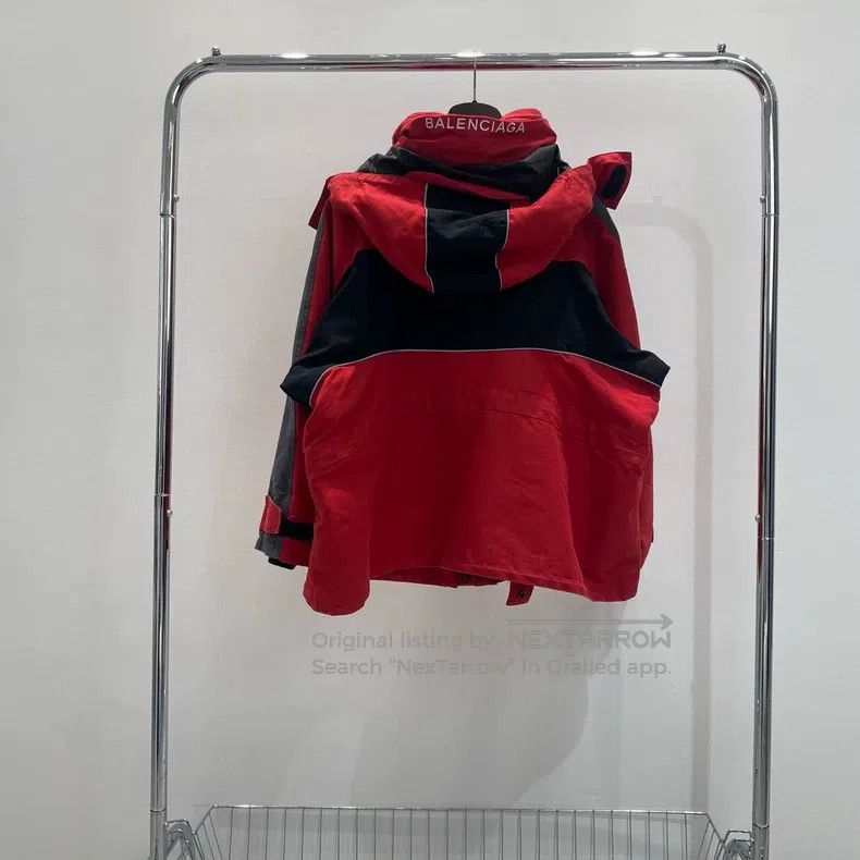 Balenciaga Balenciaga Red Insulated Jacket Size XS / US 0-2 / IT 36-38 - 1 Thumbnail
