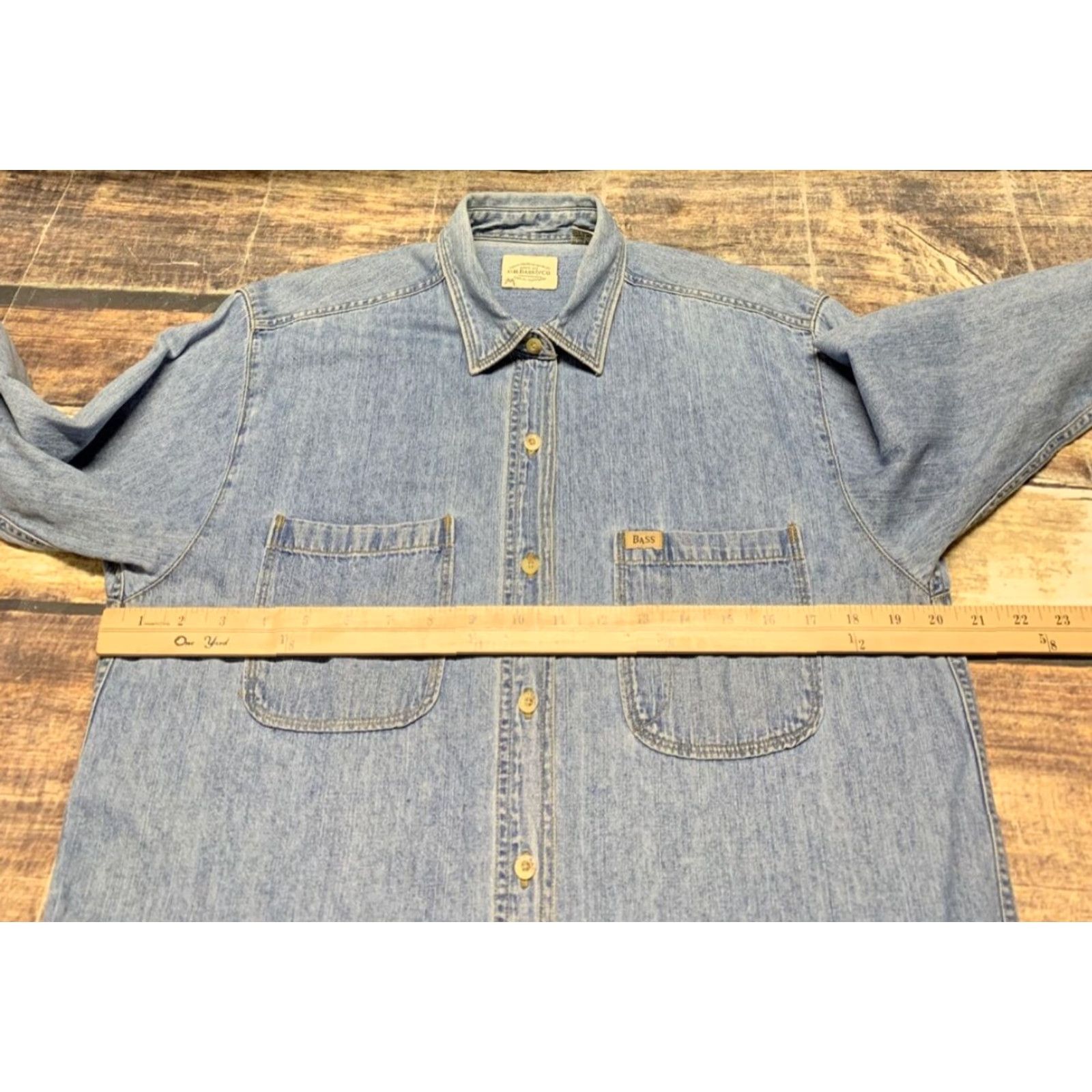 Vintage G.H. Bass Woman’s Button-Up Shirt Sky Blue Size Small 2 Front Pockets Bass Tab Shirt Womens Button-Up Casual Cotton Solid Long Sleeve Size S / US 4 / IT 40 - 5 Thumbnail