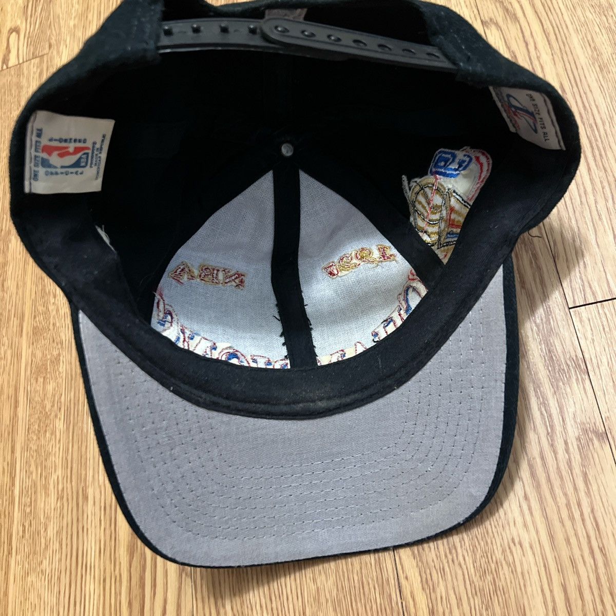 NBA 1997 Chicago Bulls Championship Hat Size ONE SIZE - 5 Thumbnail