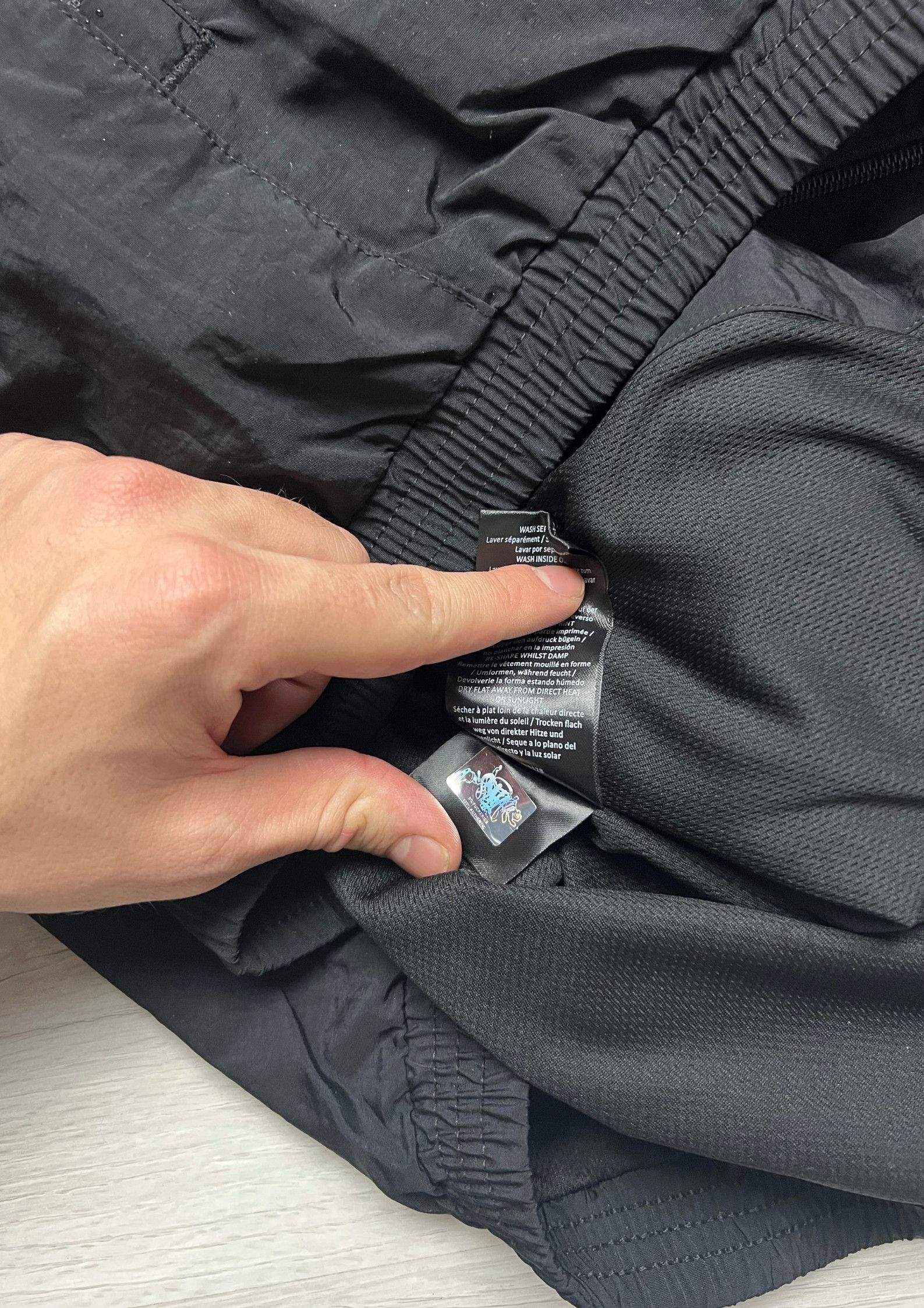Syna World Syna World Shell Tracksuit “BLACK / GOLD” CHECK Description Size US S / EU 44-46 / 1 - 6 Thumbnail