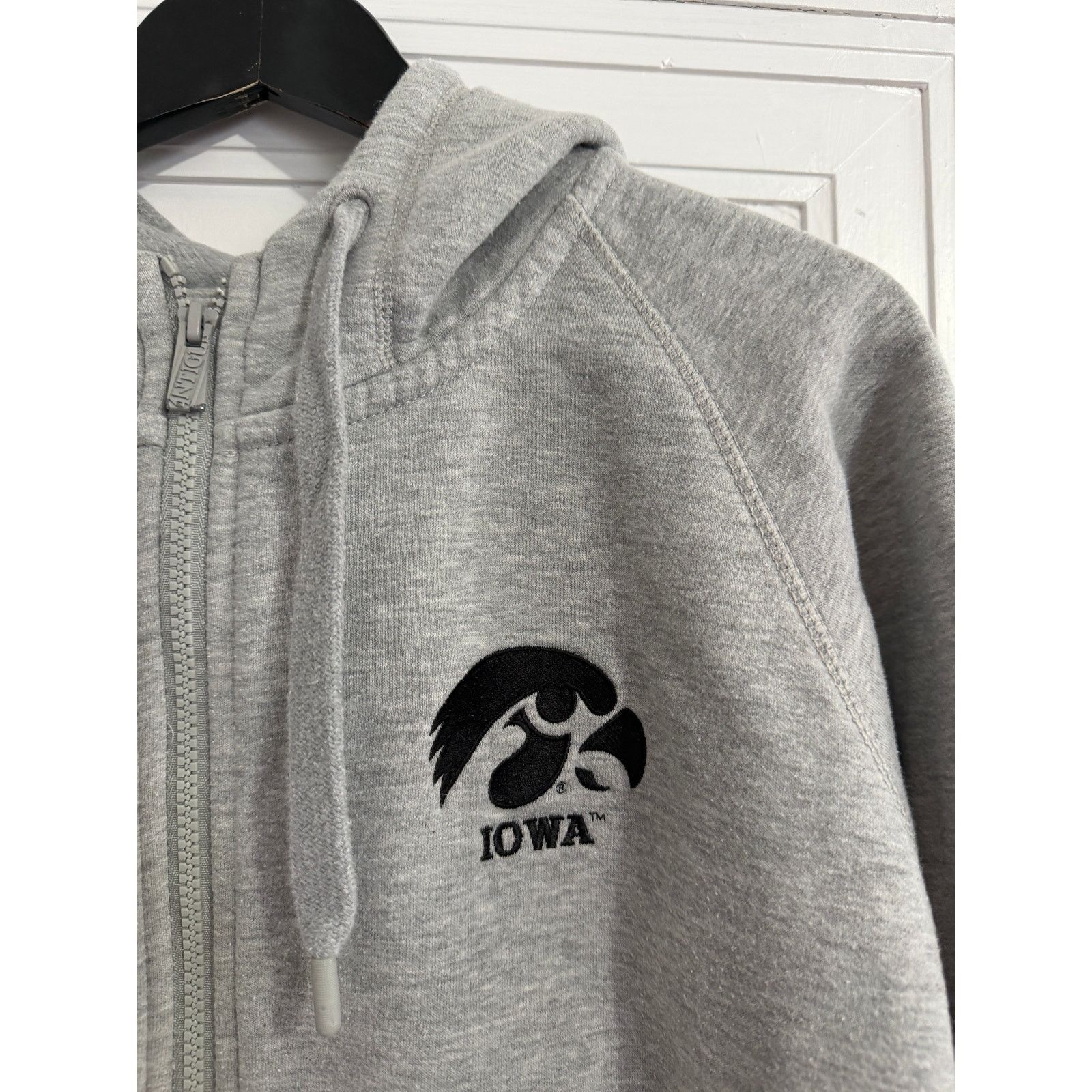 Antigua University of Iowa Hawkeyes Gray Full-Zip Hoodie Size Medium Size US M / EU 48-50 / 2 - 2 Thumbnail