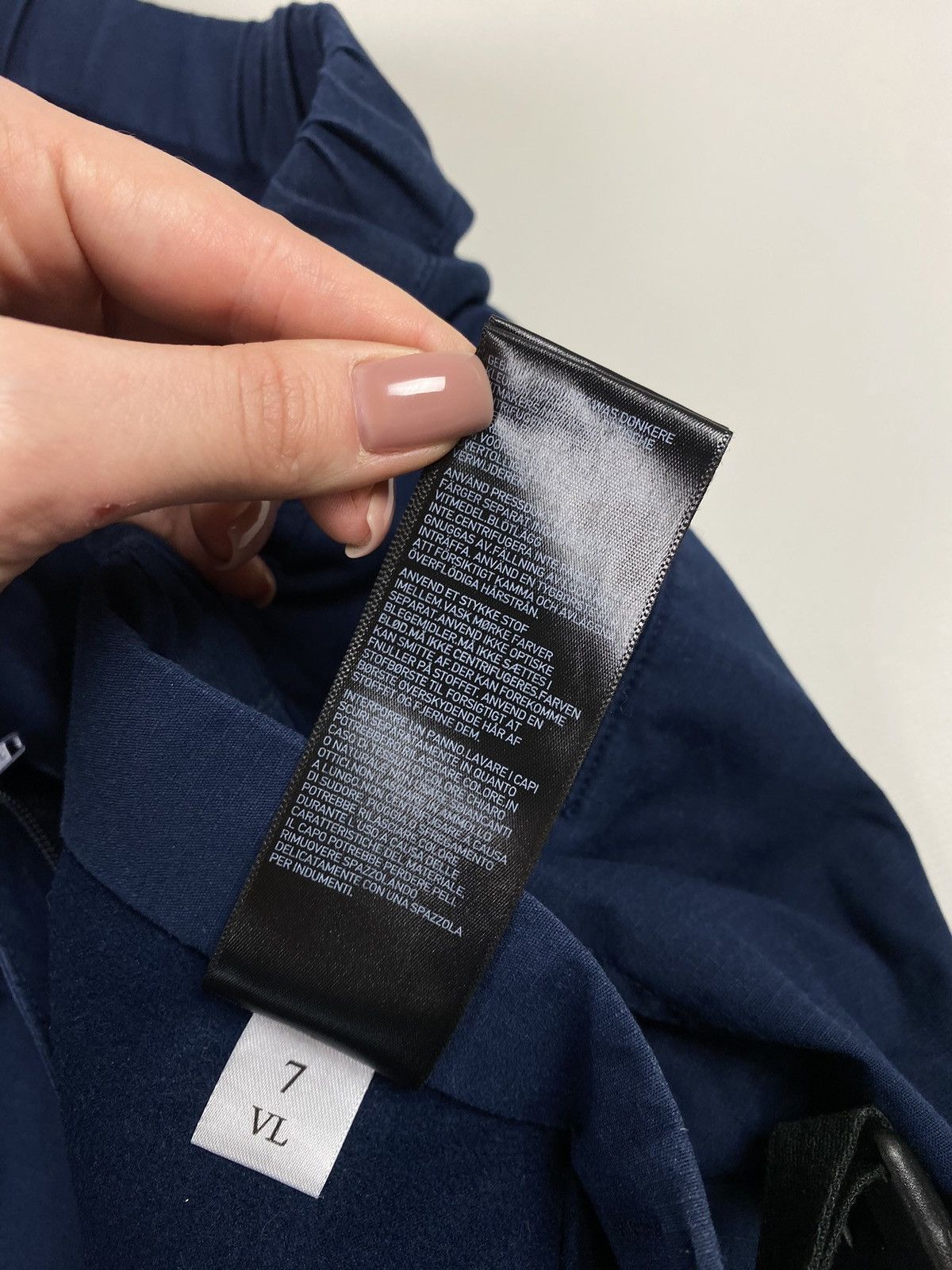 JW Anderson × Uniqlo J W Anderson Uniqlo men’s jogger pants size 30 - 33 Size US 32 / EU 48 - 18 Thumbnail