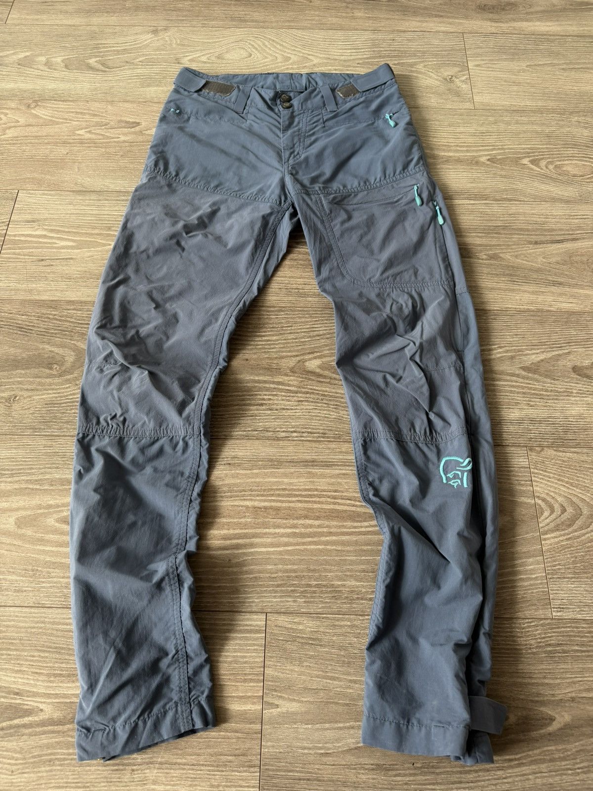 Norrona Norrona Lightweight Big Logo Gorpcore Cool Regular Pants Size 25" / US 0 / IT 36 - 1 Thumbnail