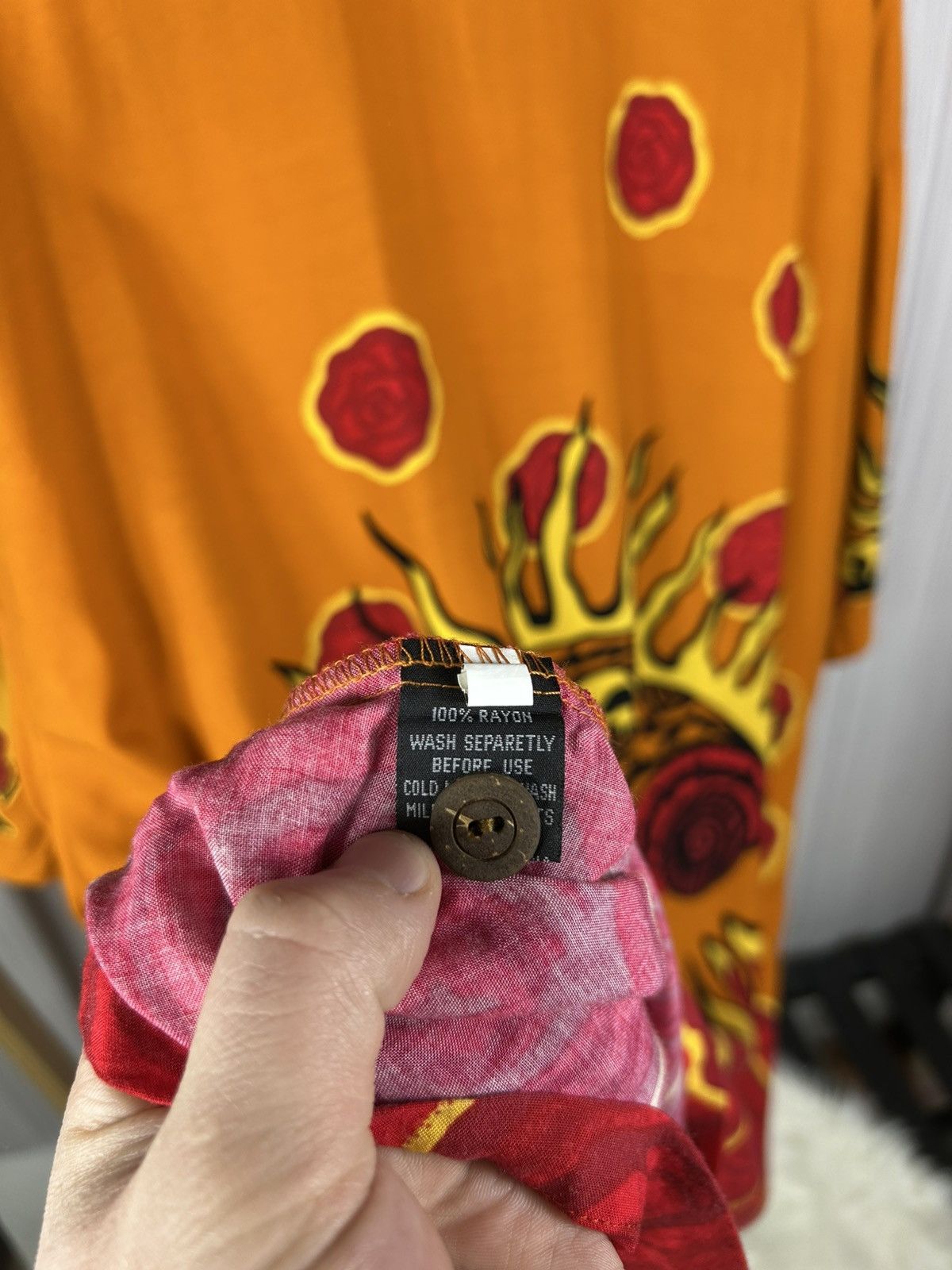 Mambo Very Rare Mambo Loud by Gerry Wedd Roses Fire Sun Shirt XL Size US XL / EU 56 / 4 - 10 Thumbnail