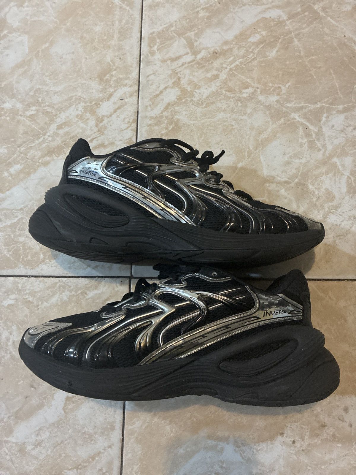 Puma Pumas inverse balck and silver Size US 8.5 / EU 41-42 - 1 Thumbnail