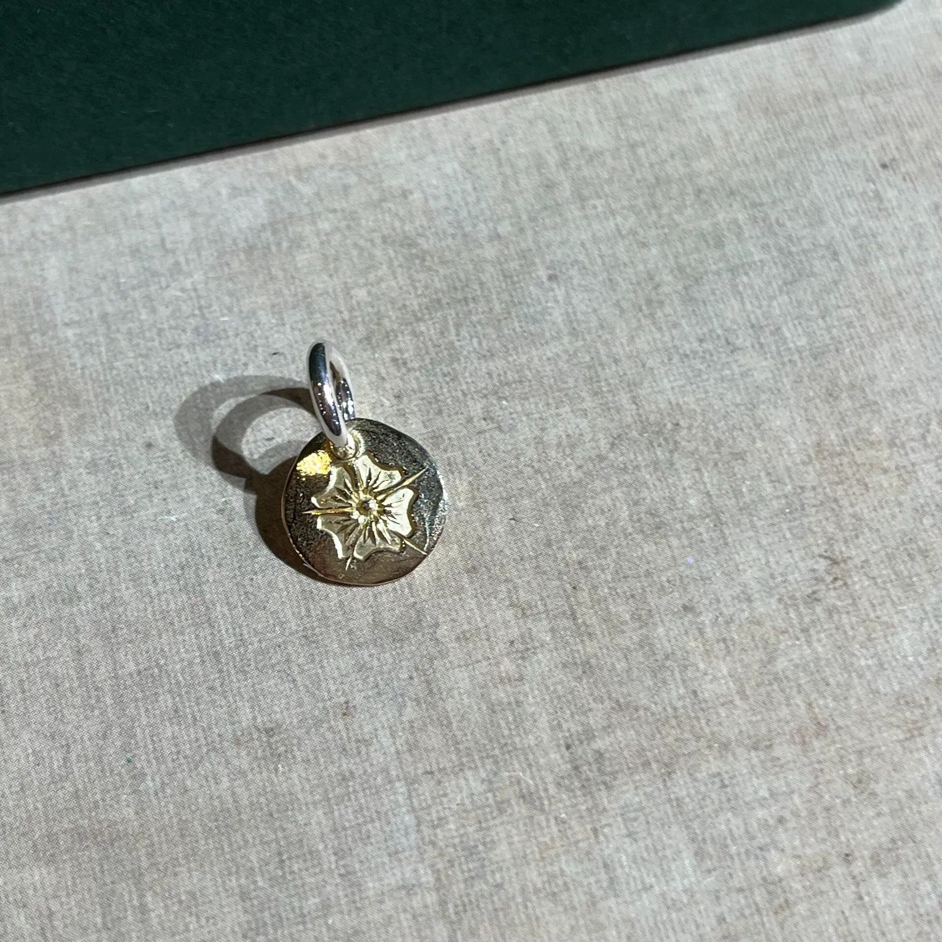 Larry Smith silver and gold pendant necklace with flower Size ONE SIZE - 1 Thumbnail