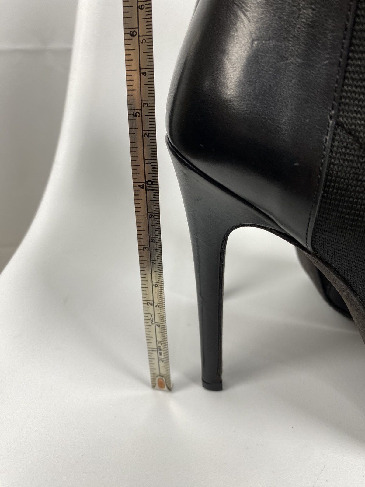 Giambattista Valli Giambattista Valli Ankle Boots Genuine Leather size 38 Size US 8 / IT 38 - 12 Thumbnail