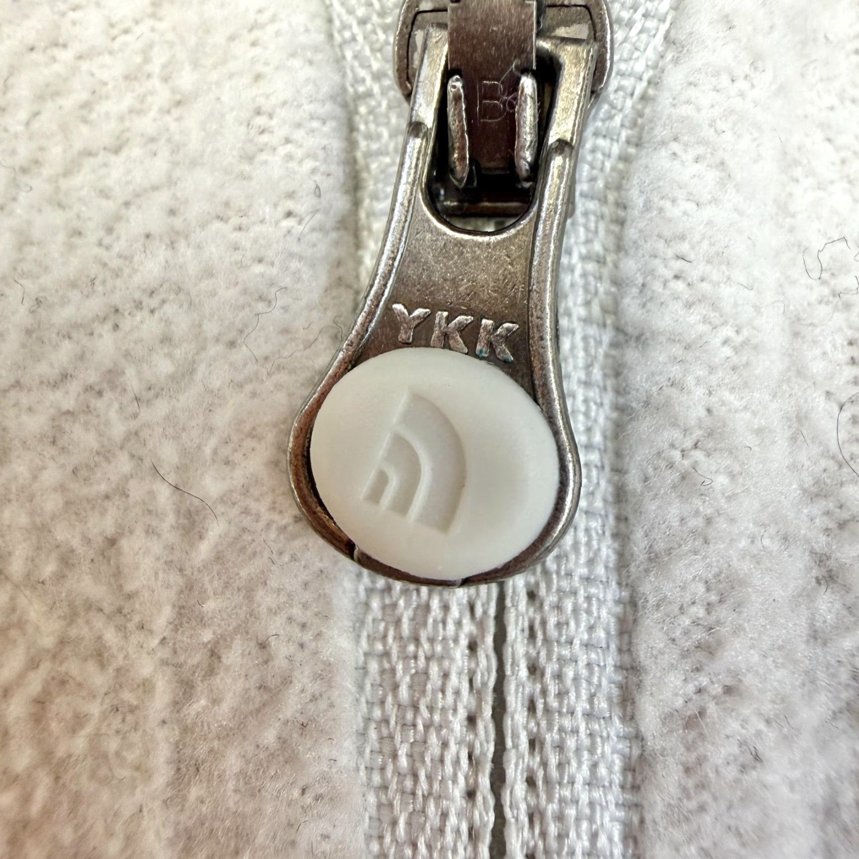 The North Face The North Face Sweatshirt Womens L White Fleece 1/4 Zip Mock Neck Pullover Embroidered Logo Zipper Size L / US 10 / IT 46 - 4 Thumbnail