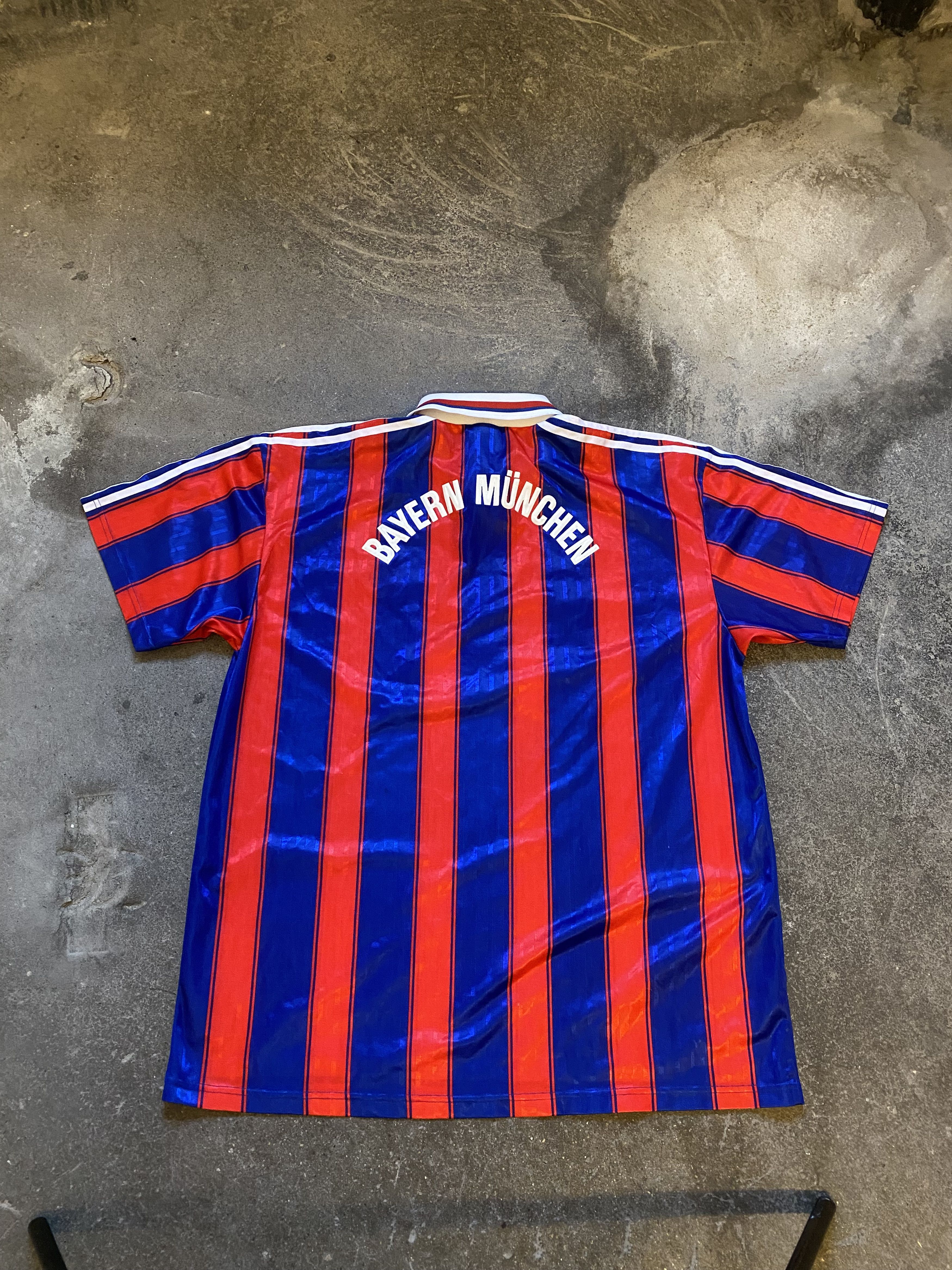 Other Vintage Bayern Soccer Jersey 95/97 season Size US XL / EU 56 / 4 - 3 Thumbnail