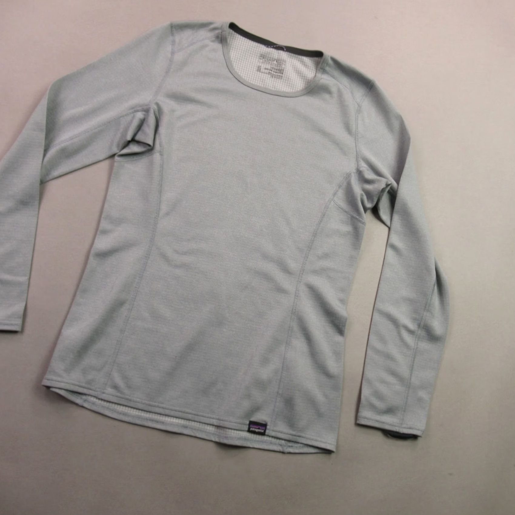 Patagonia Patagonia Shirt XS Gray Long Sleeve Crew Neck Lightweight Pullover Womens Size XS / US 0-2 / IT 36-38 - 2 Thumbnail