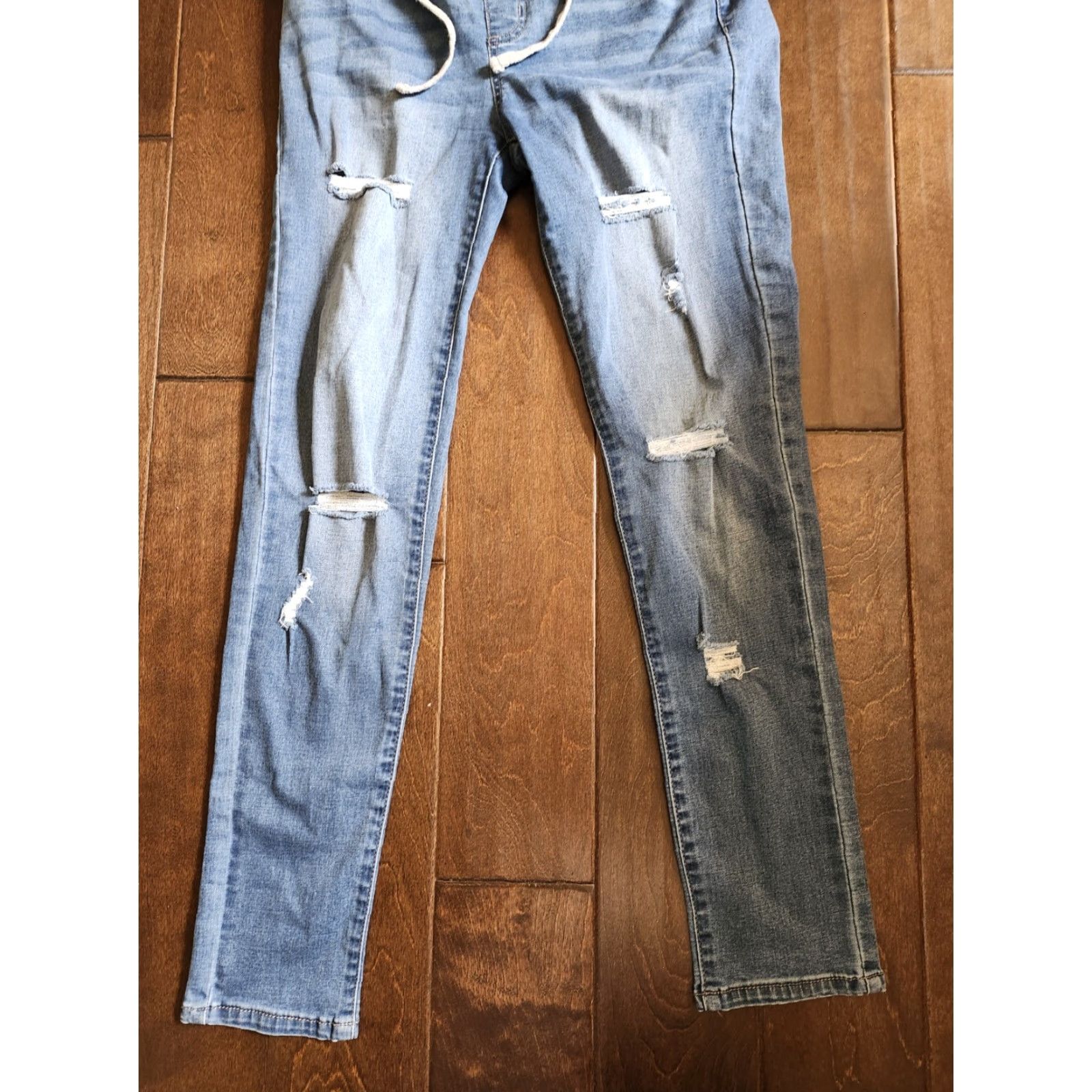 Fashion Nova VINTAGE? No. Fashion Nova Jogger Jeans Medium Blue Wash 7 Womens Jeans High Rise Distressed Elastic Waist Pull on Cotton Blend Denim Size 28" / US 6 / IT 42 - 2 Thumbnail
