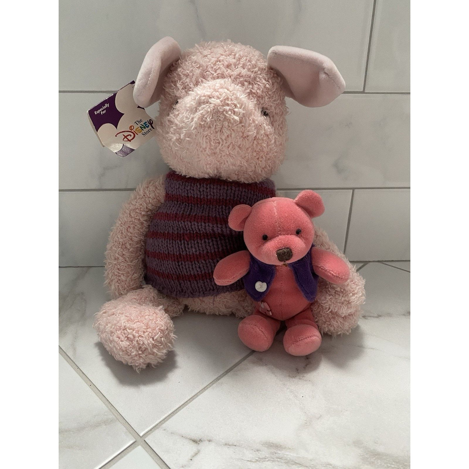 Disney Classic Piglet w/bear the Disney Store NWT Size ONE SIZE - 1 Thumbnail