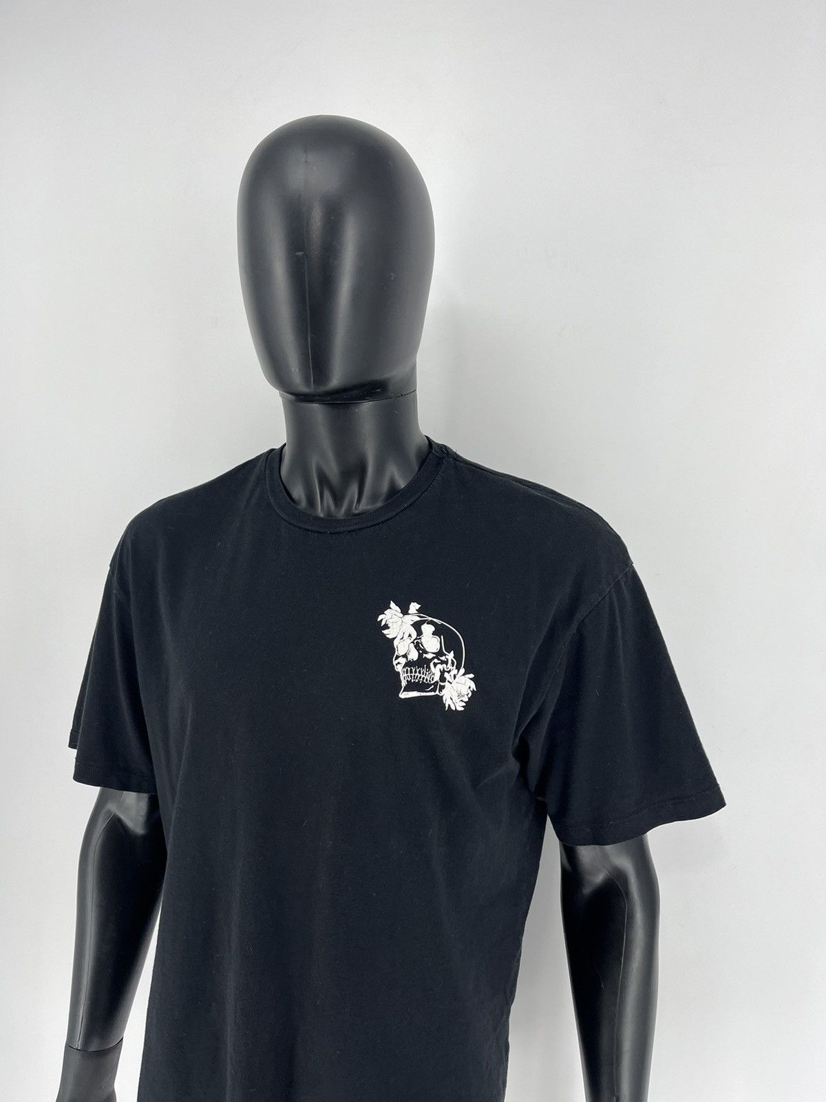 Band Tees Skulls Vintage Y2K Rock Metal Size XL Black Reverse Logo Size US M / EU 48-50 / 2 - 6 Thumbnail