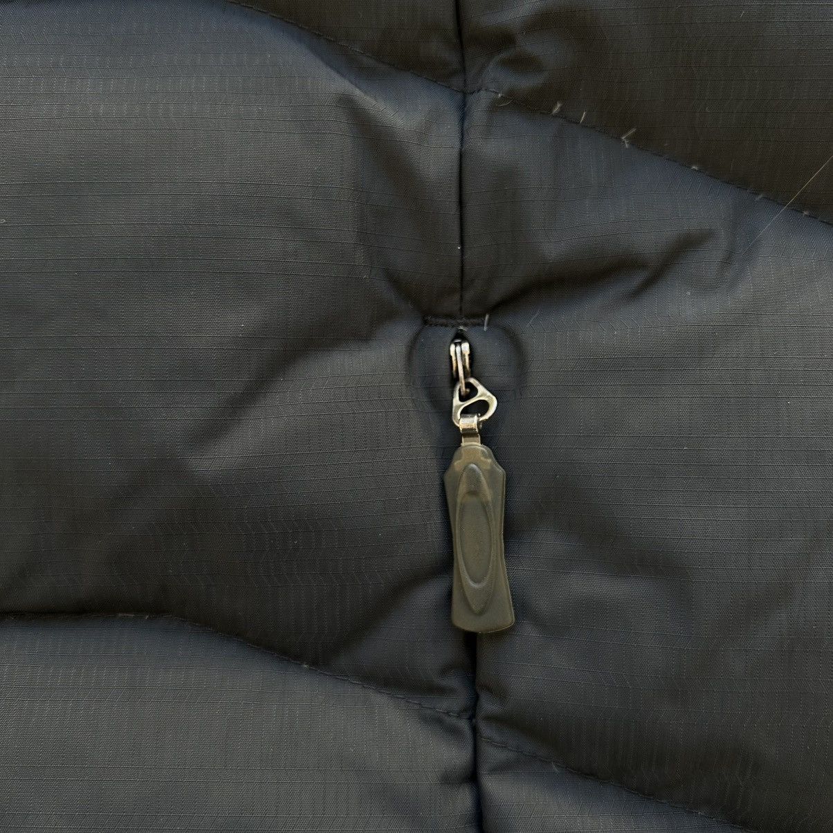 Oakley Oakley Puffer Vest Jacket Quilted Down Y2K Size Large Size US L / EU 52-54 / 3 - 6 Thumbnail