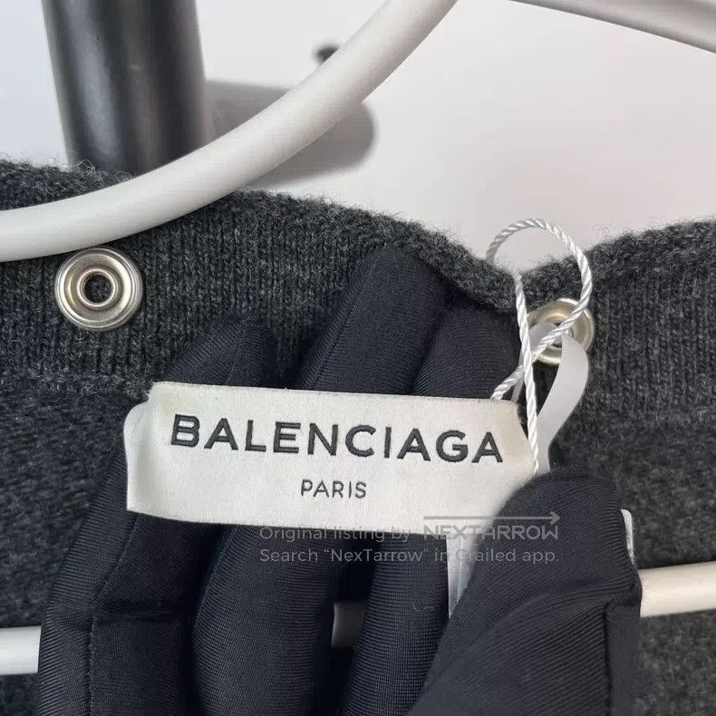 Balenciaga Balenciaga Knit V-Neck Sweater Size XS / US 0-2 / IT 36-38 - 5 Thumbnail