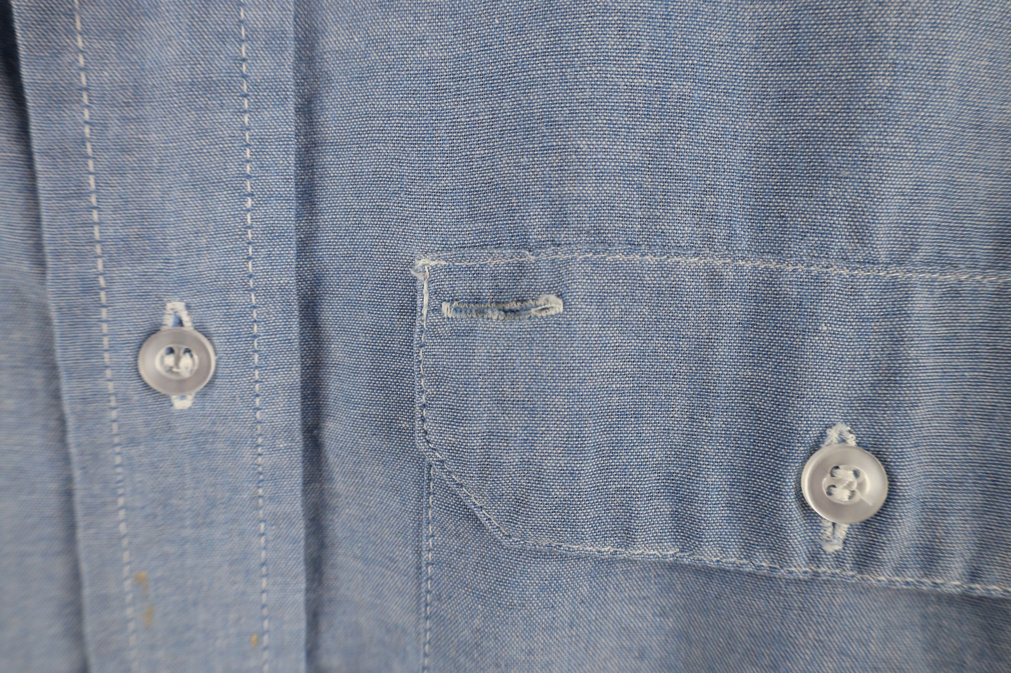 Vintage Vintage 90s Streetwear Chambray Work Button Shirt Blue Size US L / EU 52-54 / 3 - 8 Thumbnail