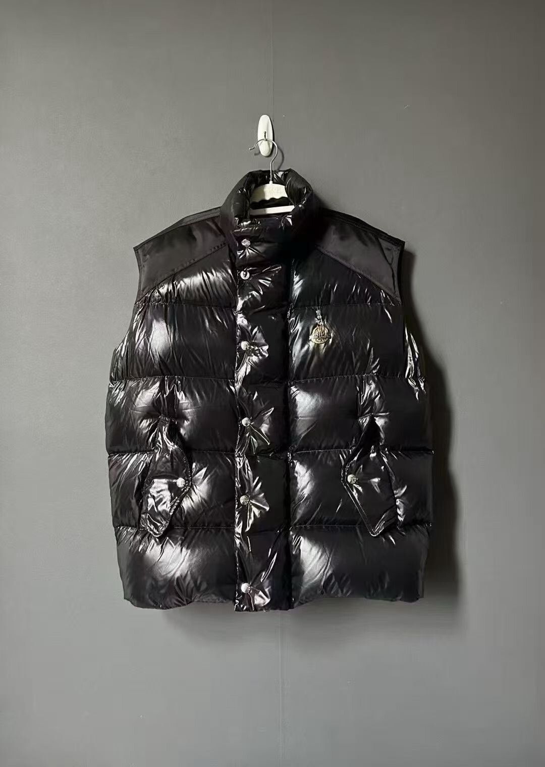 Moncler Moncler Women's Down Vest Size M / US 6-8 / IT 42-44 - 1 Thumbnail