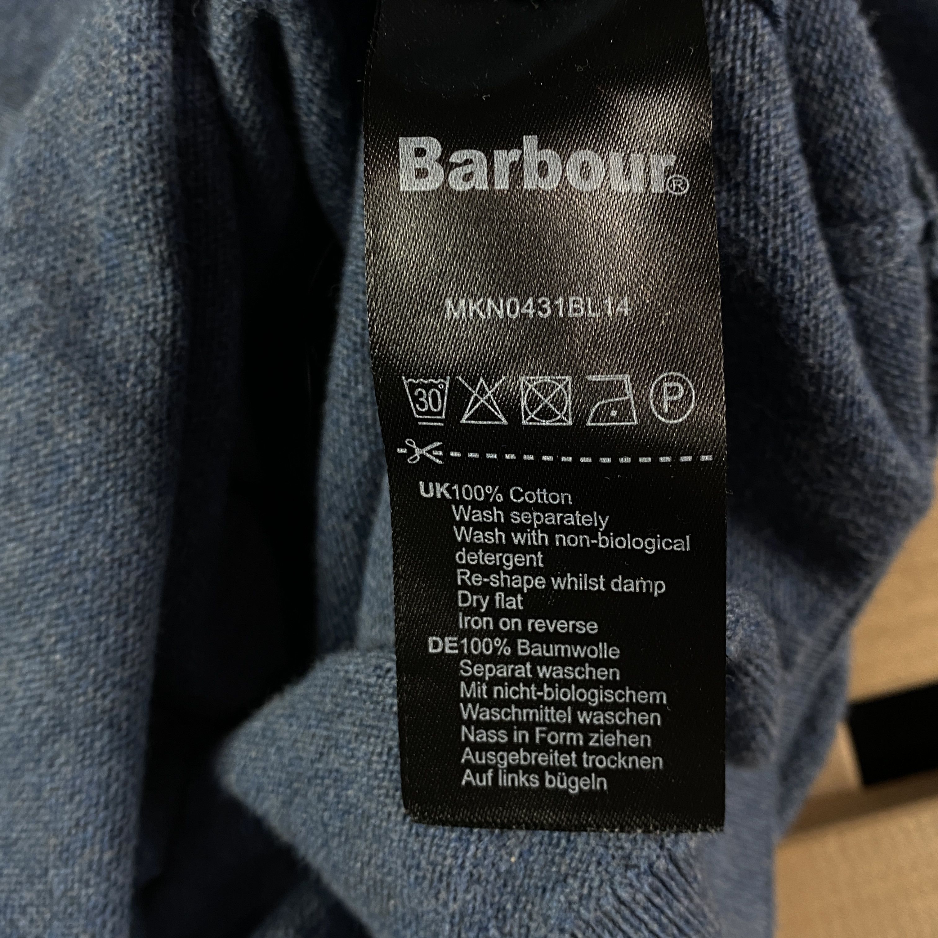 Barbour Mens Sweater Jumper Barbour V Neck Size M Blue Size US M / EU 48-50 / 2 - 5 Thumbnail