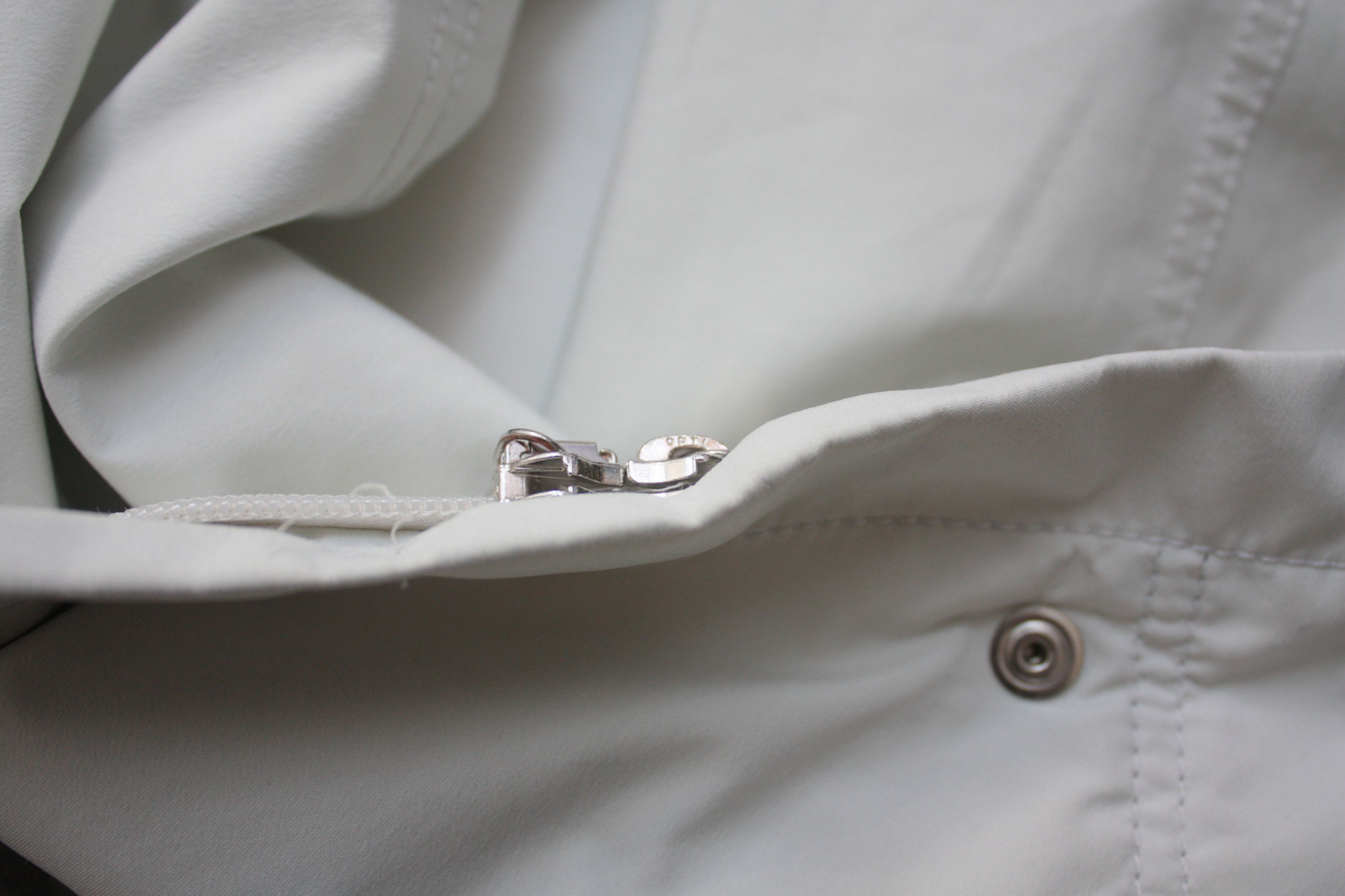 Prada Prada Gore-Tex Cream White Jacket Women's 44 Size M / US 6-8 / IT 42-44 - 12 Thumbnail