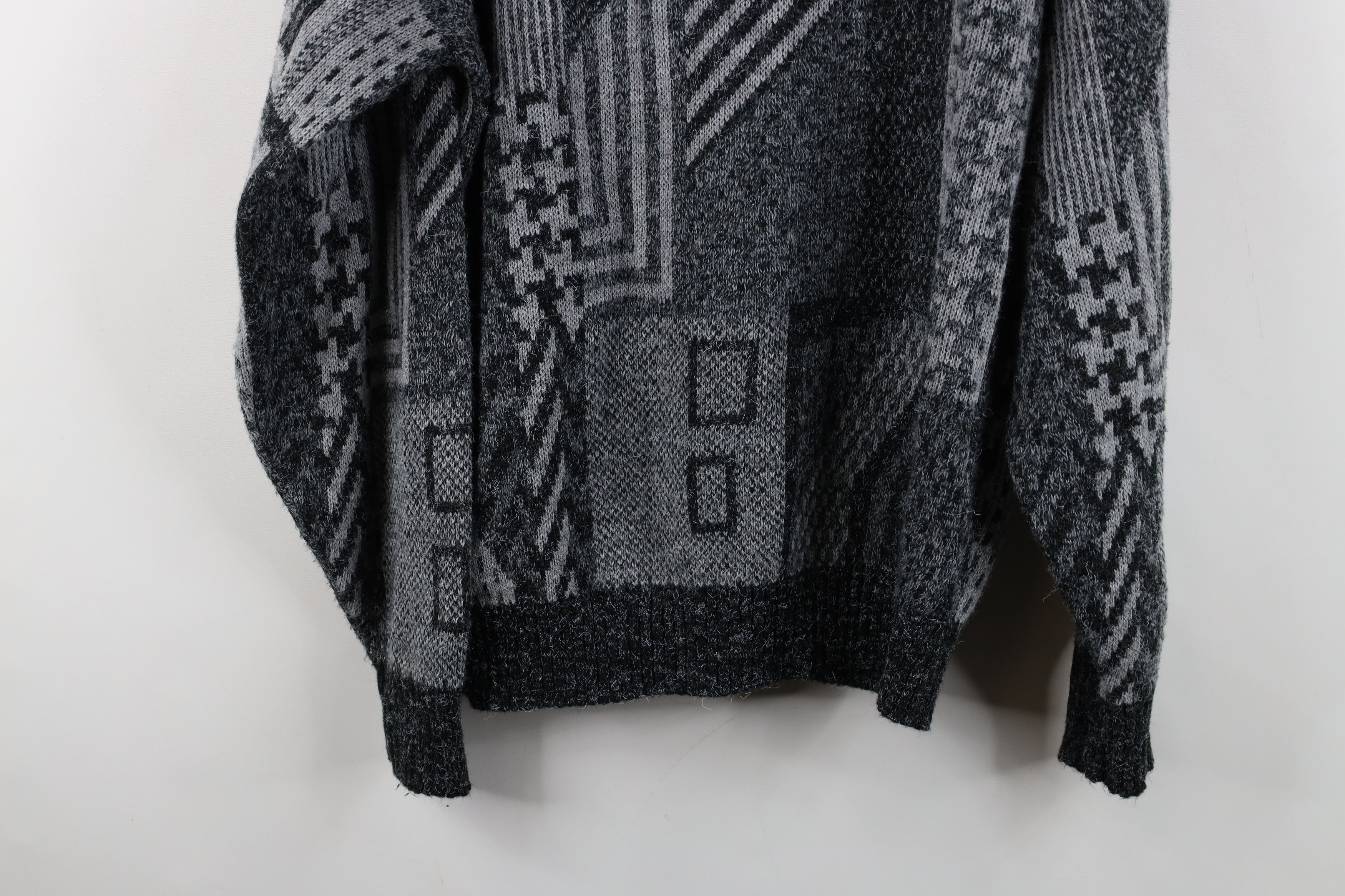 Vintage Vintage 90s Streetwear Geometric Knit Crewneck Sweater USA Size US L / EU 52-54 / 3 - 10 Thumbnail