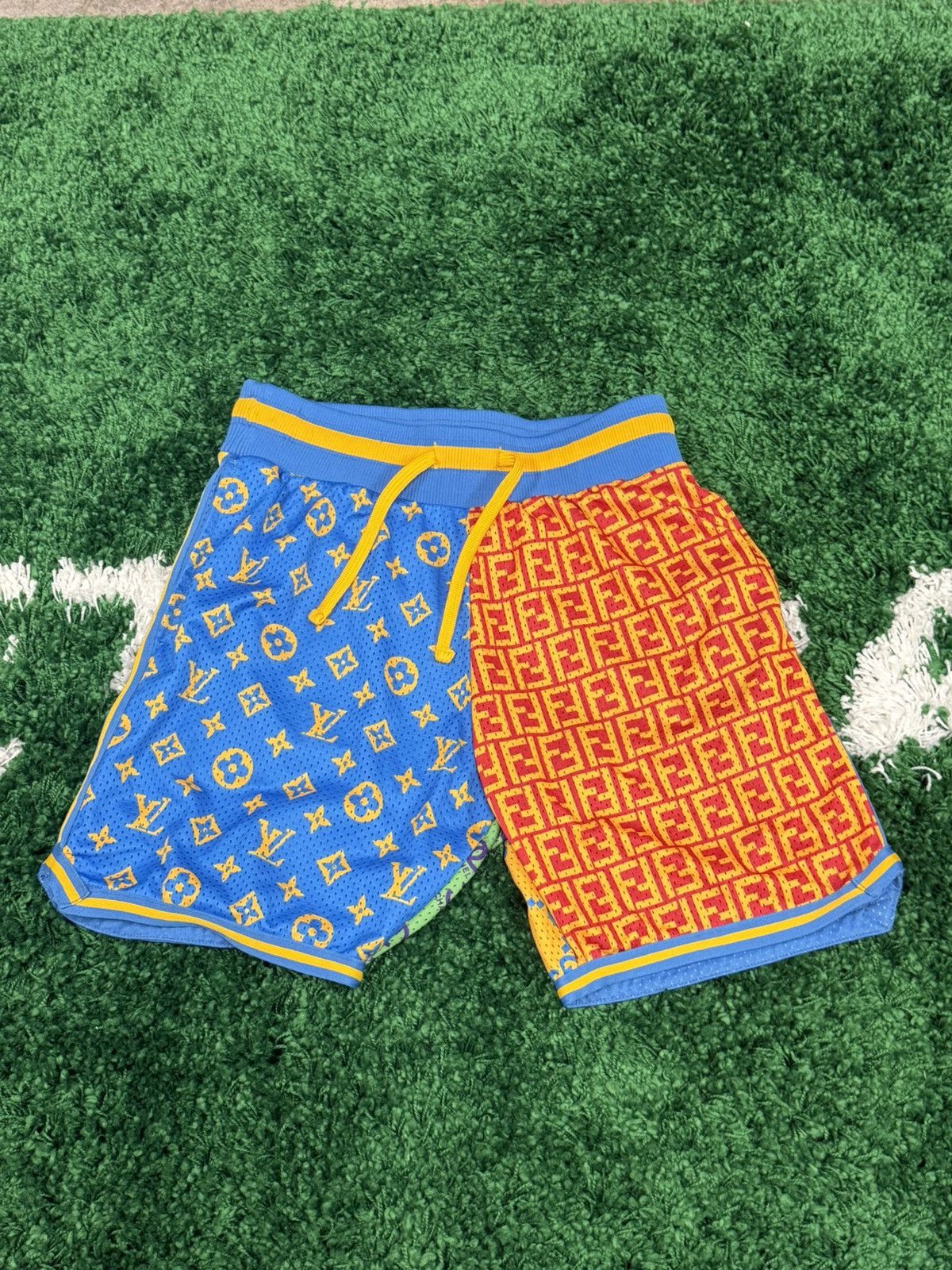 Market Chinatown Market Mesh Secret Club Basketball Shorts Small Size US 30 / EU 46 - 1 Thumbnail
