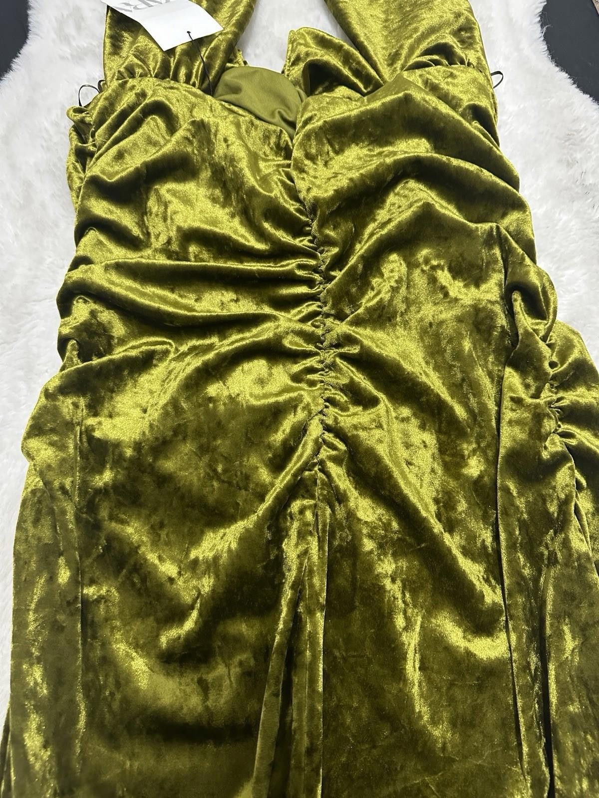 zara green velvet dress ZARA Black Velvet Mini Dress main image 0