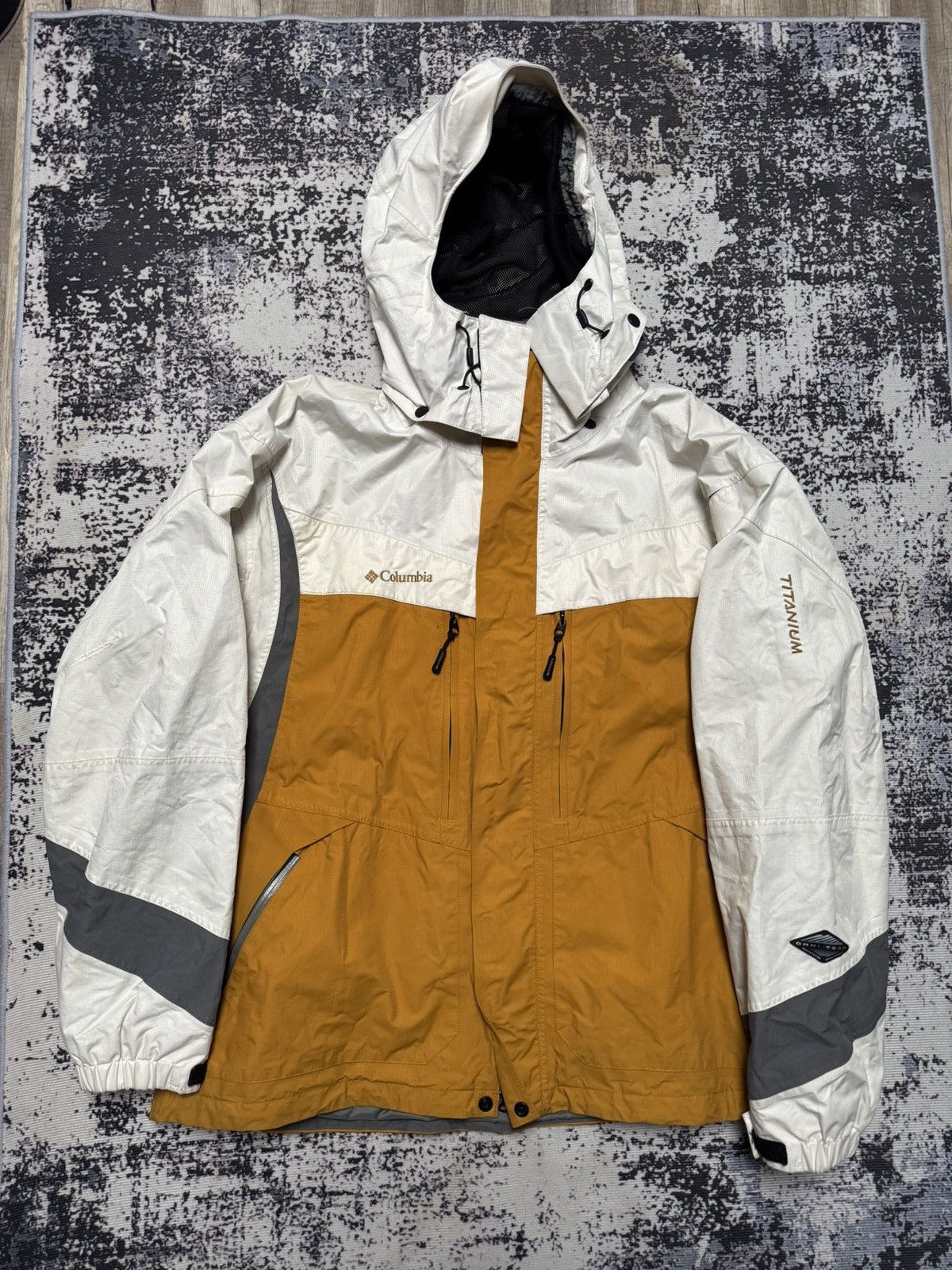 Columbia × Vintage 90’s Columbia Omni-Tech Waterproof titanium Windbreaker Size US XL / EU 56 / 4 - 1 Thumbnail