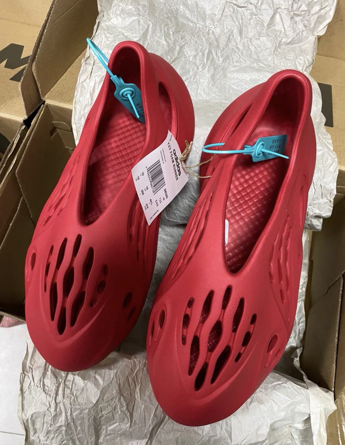 Adidas Adidas Yeezy Foam Runner Vermilion K37 Size US 10.5 / EU 43-44 - 3 Thumbnail