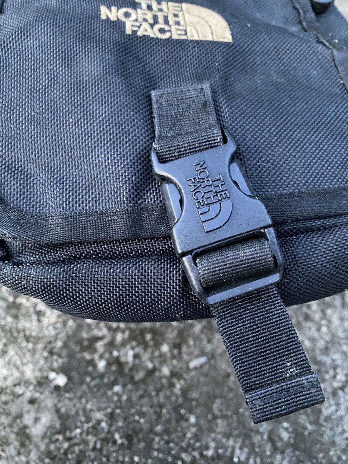 The North Face THE NORTH FACE Outdoor Sling Bag Buckle Japanese Embroidery Size ONE SIZE - 4 Thumbnail
