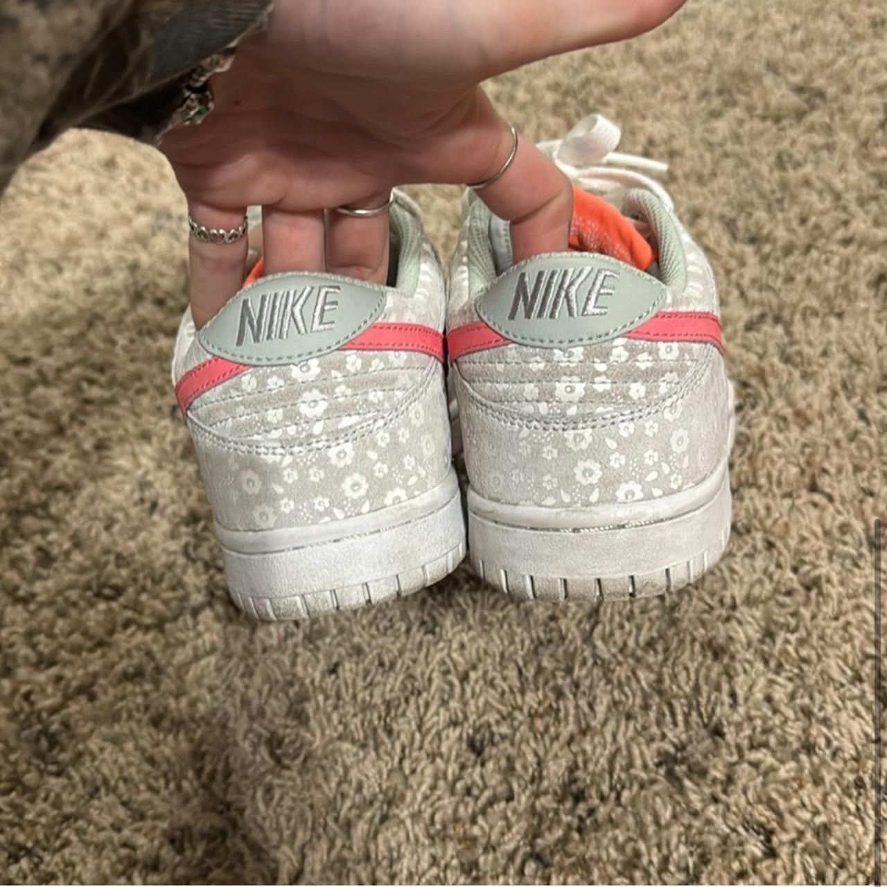 Nike Y2K Floral Nike Dunks Size US 7 / IT 37 - 4 Thumbnail
