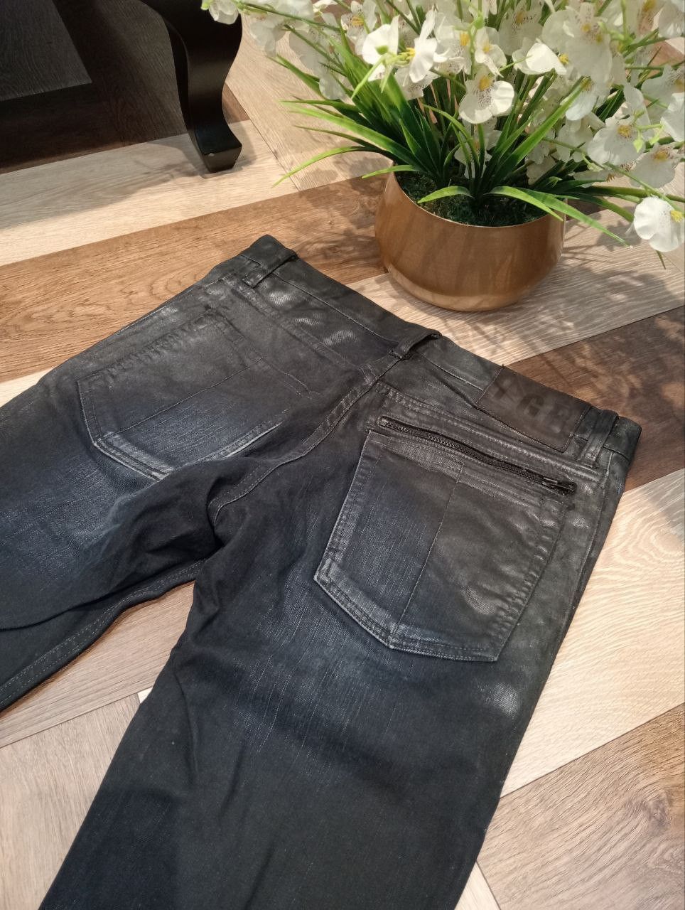 Le Grande Bleu (L.G.B.) VERY RARE L.G.B LE GRANDE BLEU MANIAC CORP WAXED DENIM JEANS Size US 30 / EU 46 - 11 Thumbnail