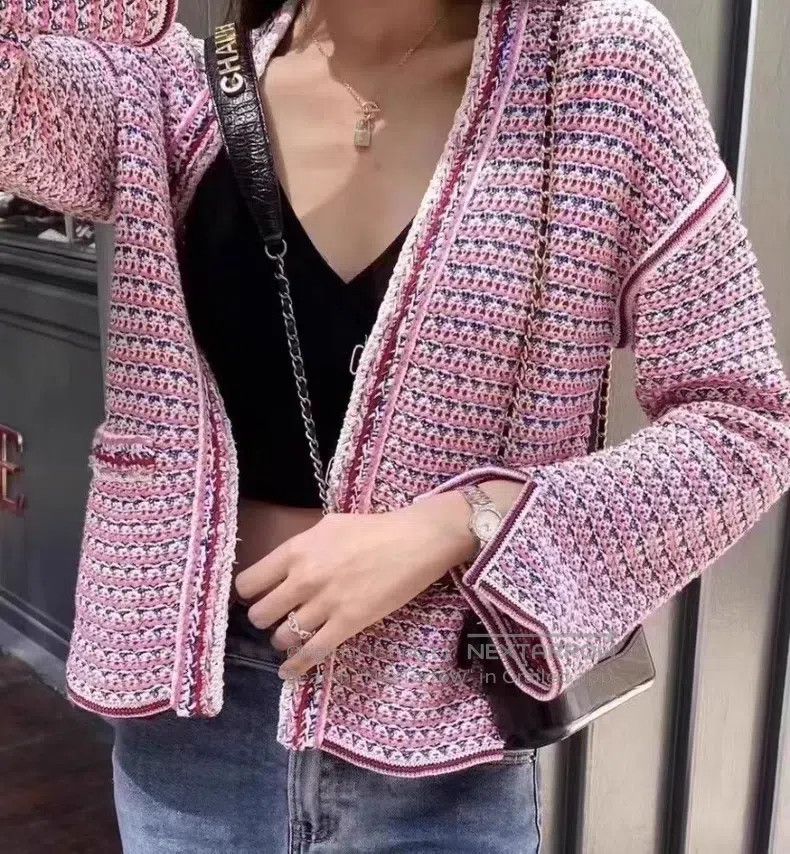 Chanel Chanel Pink cotton V-neck long-sleeved tweed knitted jacke Size XS / US 0-2 / IT 36-38 - 8 Thumbnail