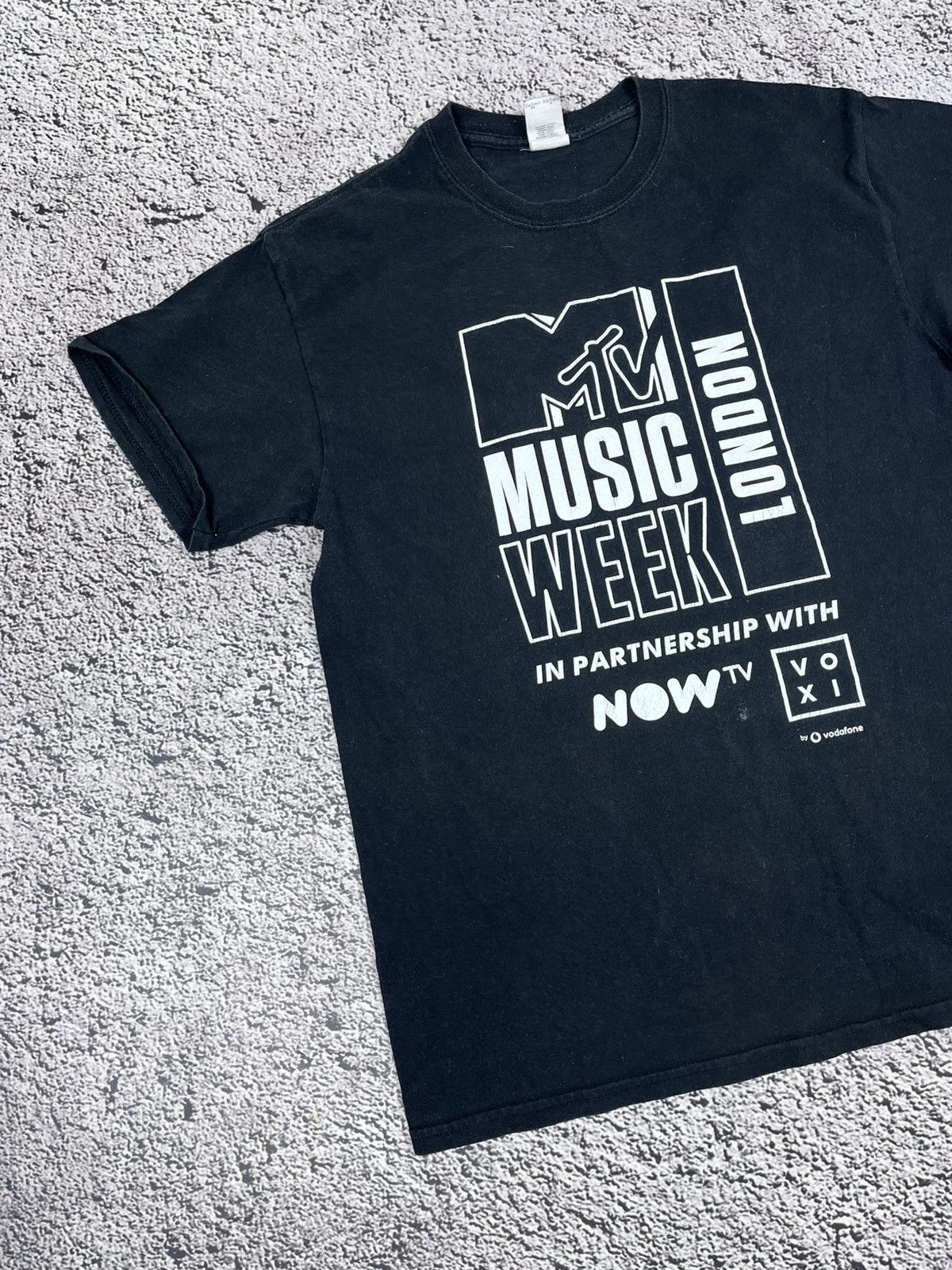 Mtv Vintage Y2K MTV Big Logo Tee Streetwear Size M Size US M / EU 48-50 / 2 - 2 Thumbnail