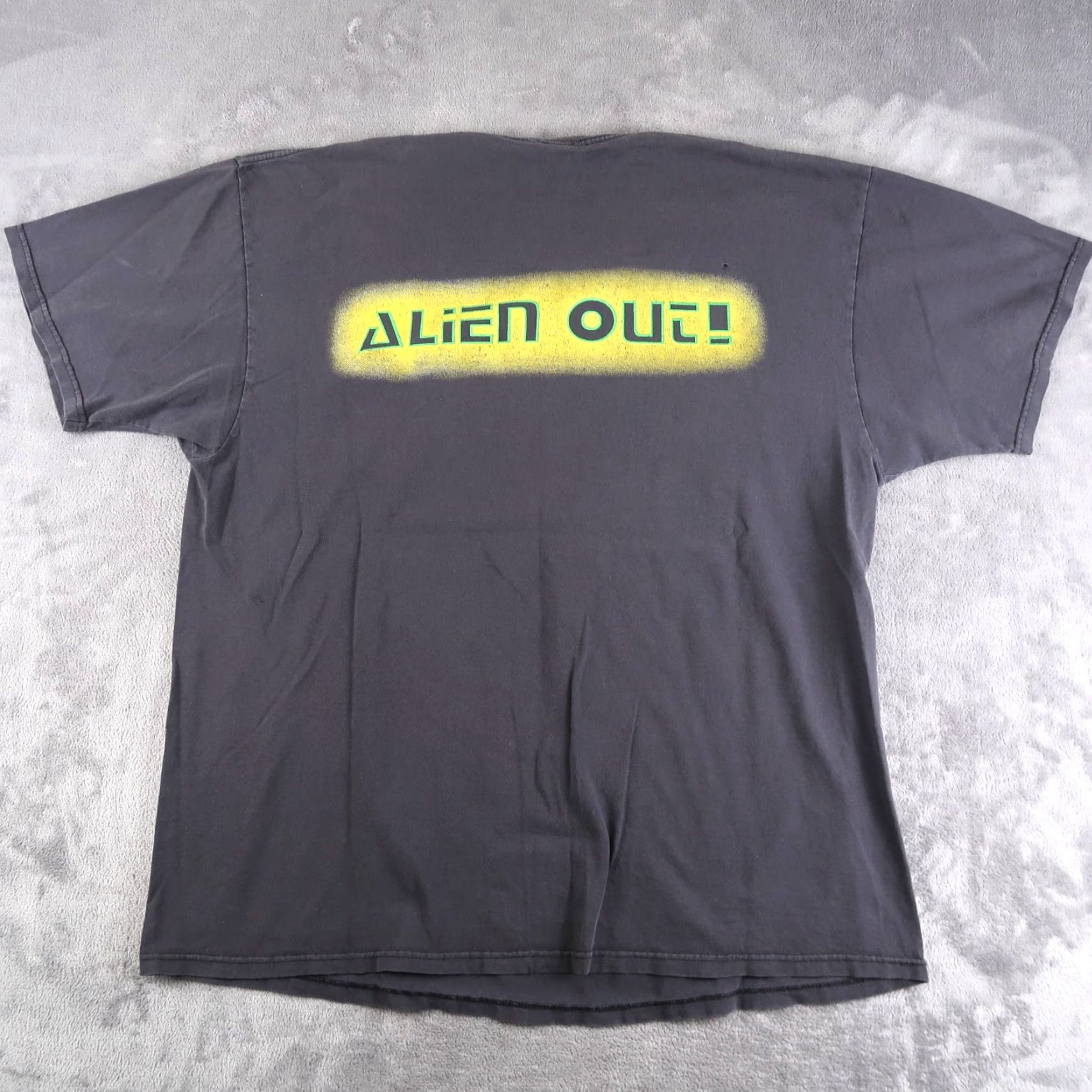 Vintage VTG 90s Looney Tunes Taz UFO Space XL AOP Shirt Mens Black Cotton 1996 USA Made Baseball Short Sleeve Crew Neck T-Shirt Graphics Size US XL / EU 56 / 4 - 2 Thumbnail