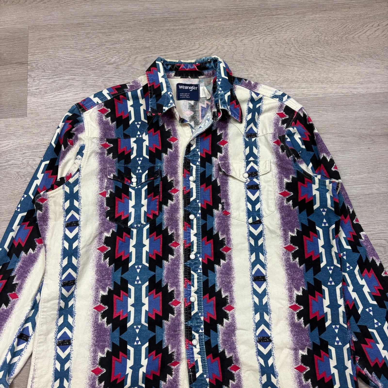 Cowboy Equipment × Vintage × Wrangler VTG Wrangler Aztec Southwest Button Up Shirt X Long Tails XL Size US XL / EU 56 / 4 - 2 Thumbnail