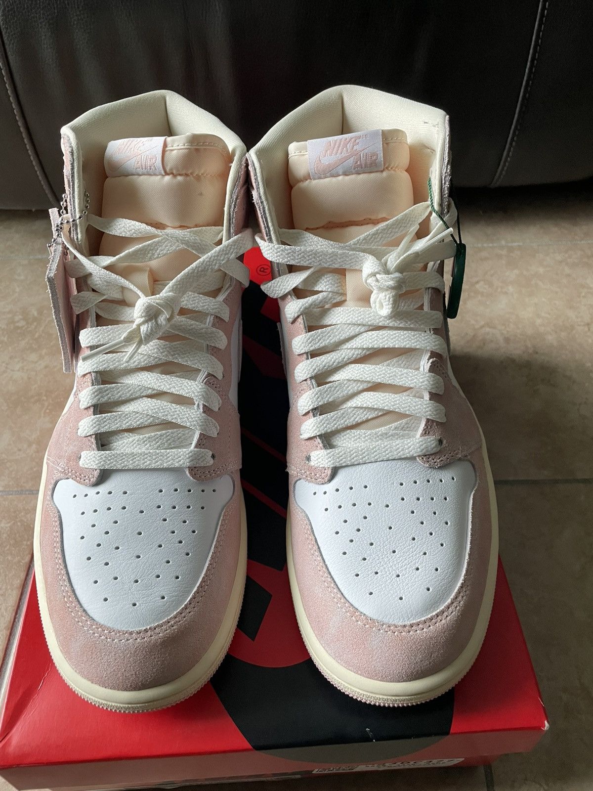 Jordan Brand WMNS AIR JORDAN 1 RETRO HI OG/ Size US 12 / EU 45 - 3 Thumbnail