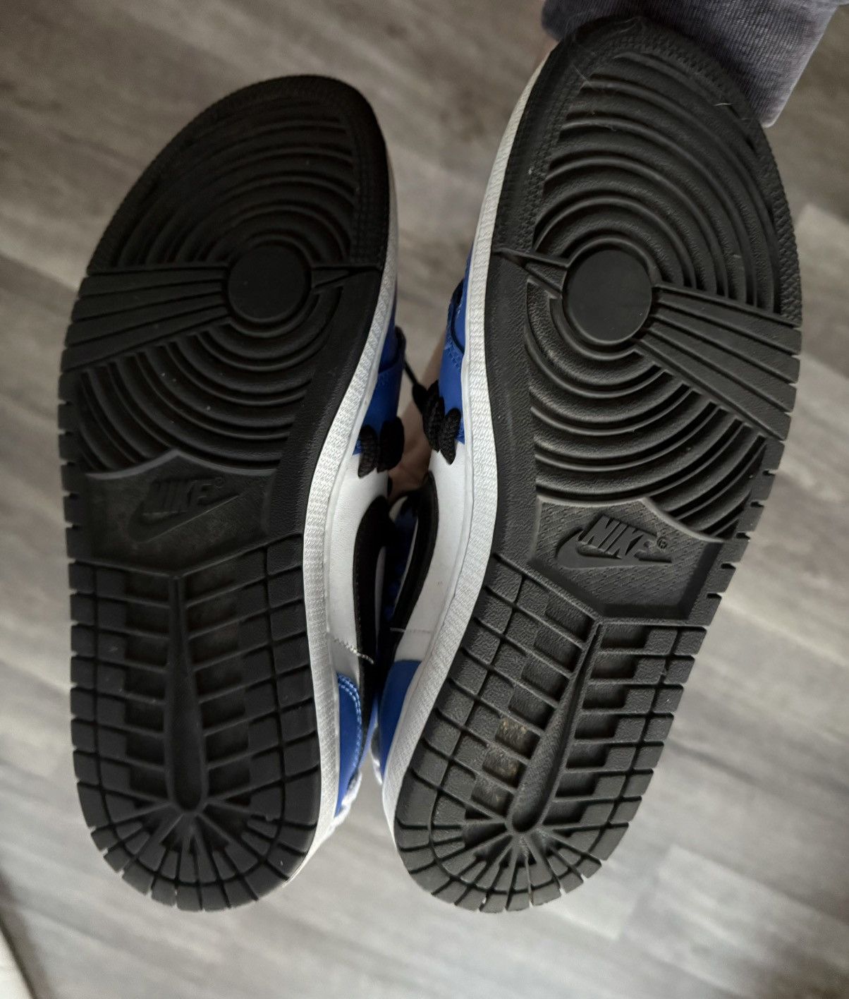 Jordan Brand × Nike jordan 1 mid ‘sisterhood’ Size US 8.5 / IT 38.5 - 5 Thumbnail