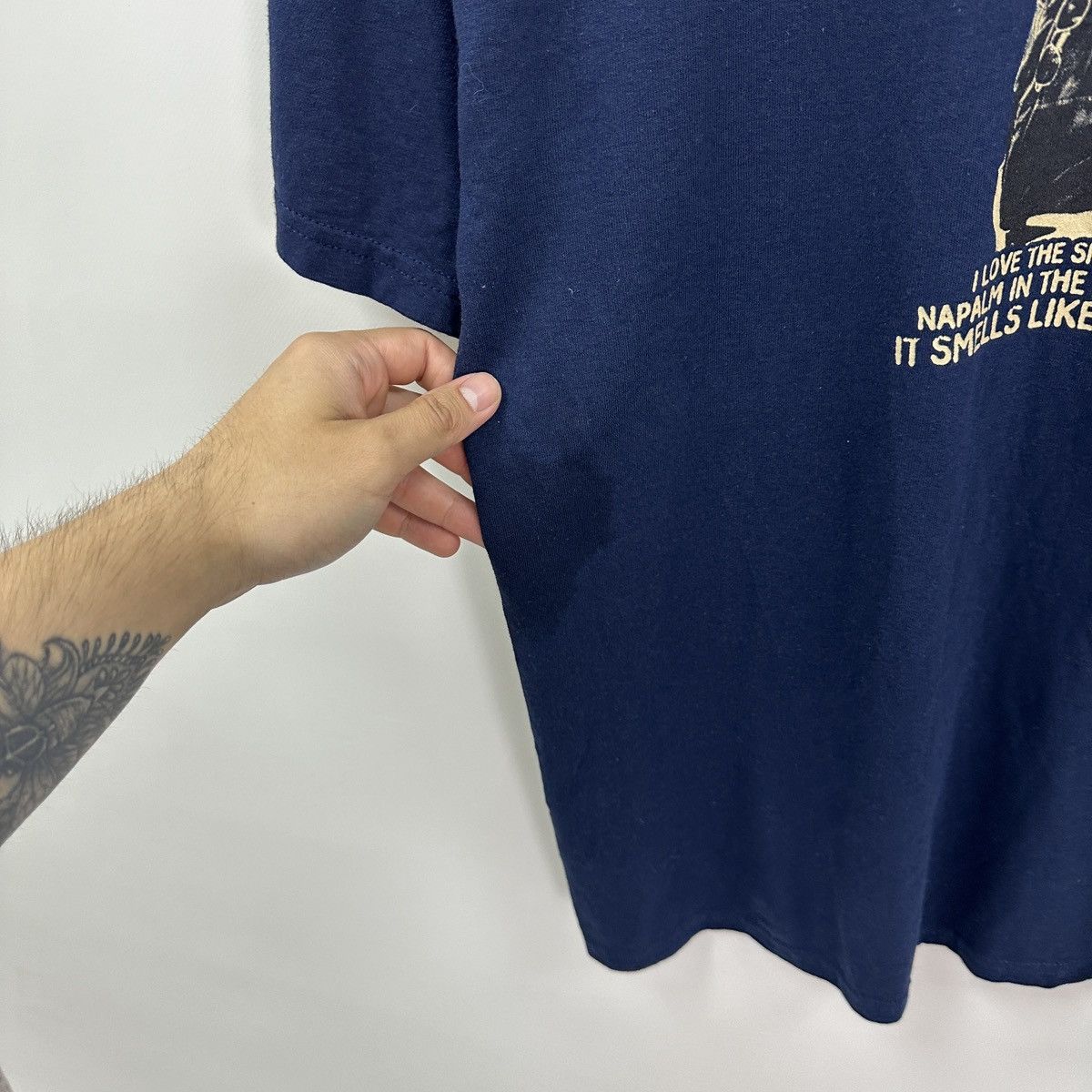 Vintage Vintage 00s I love smell of napalm in the morning tee y2k og Size US M / EU 48-50 / 2 - 7 Thumbnail