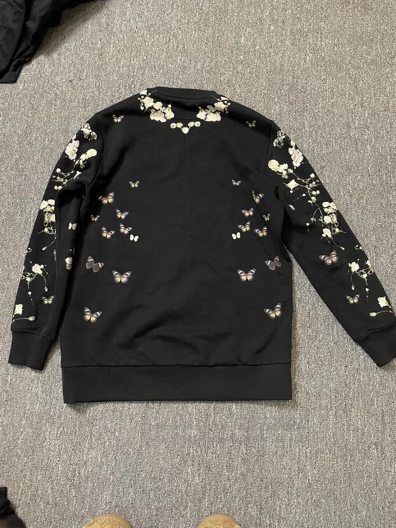 Givenchy Givenchy Virgin Mary Sweatshirt Size US XS / EU 42 / 0 - 3 Thumbnail