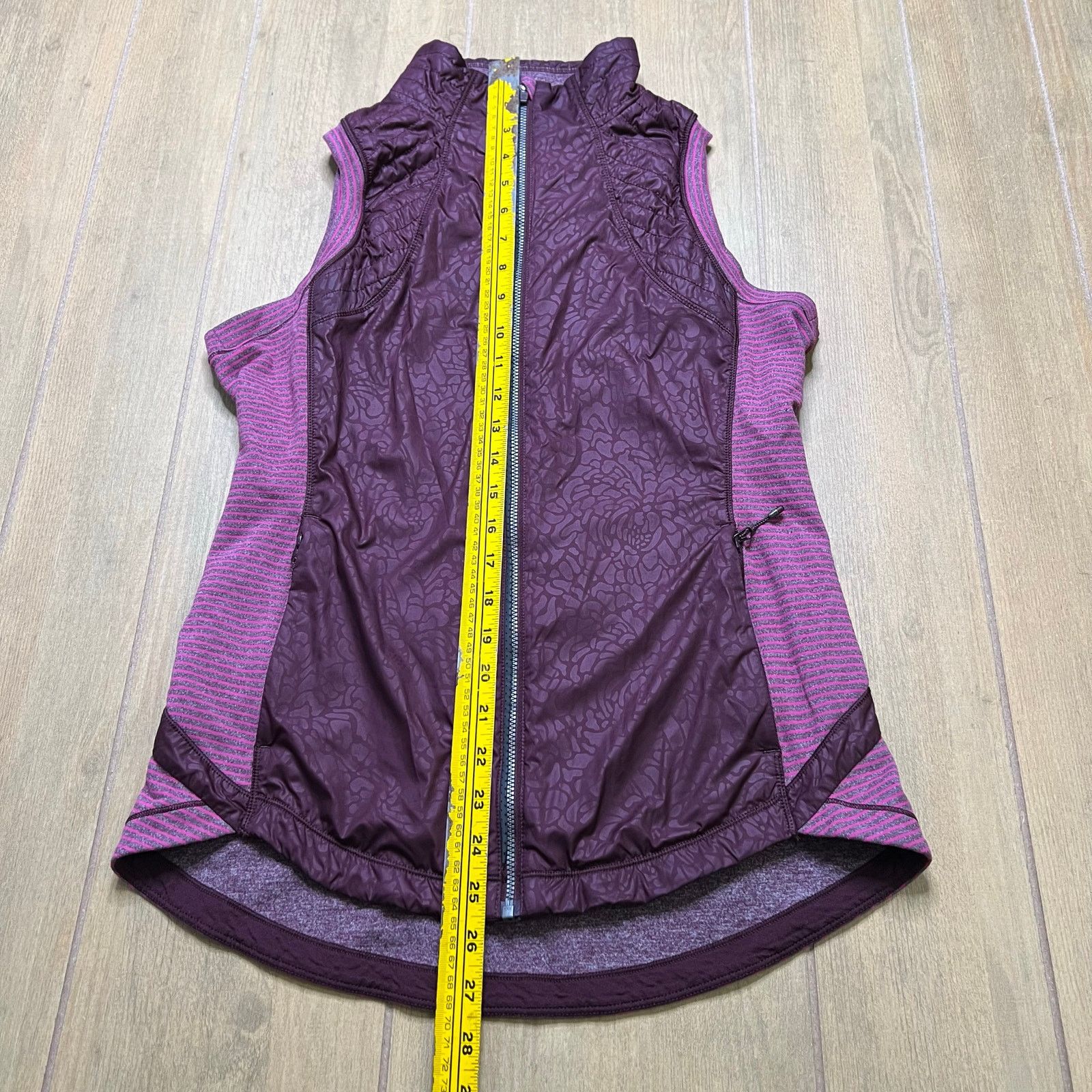 Lululemon Lululemon Rebel Runner Vest Petal Camo Embossed Bordeaux 8 Size M / US 6-8 / IT 42-44 - 7 Thumbnail