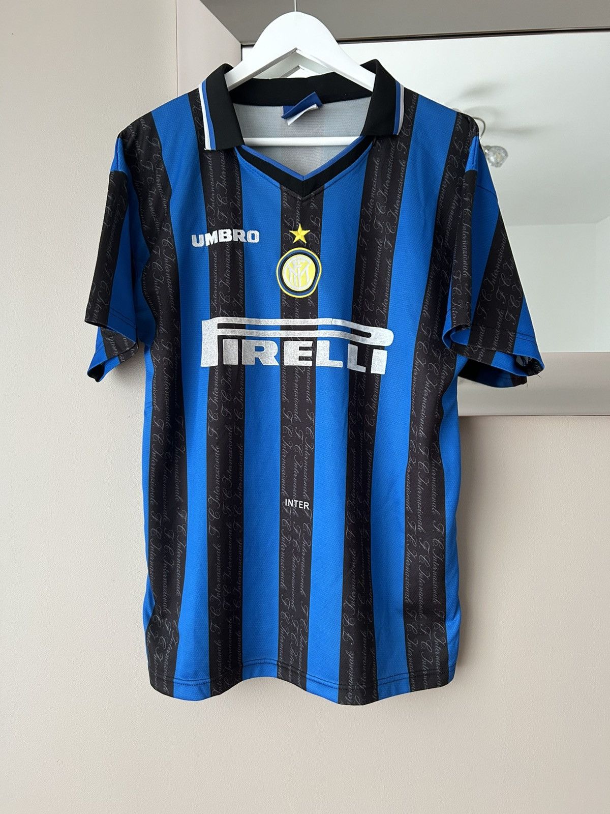 Umbro Inter Milan Home Jersey Umbro Pirelli Blue Black | Size L Size US L / EU 52-54 / 3 - 2 Thumbnail