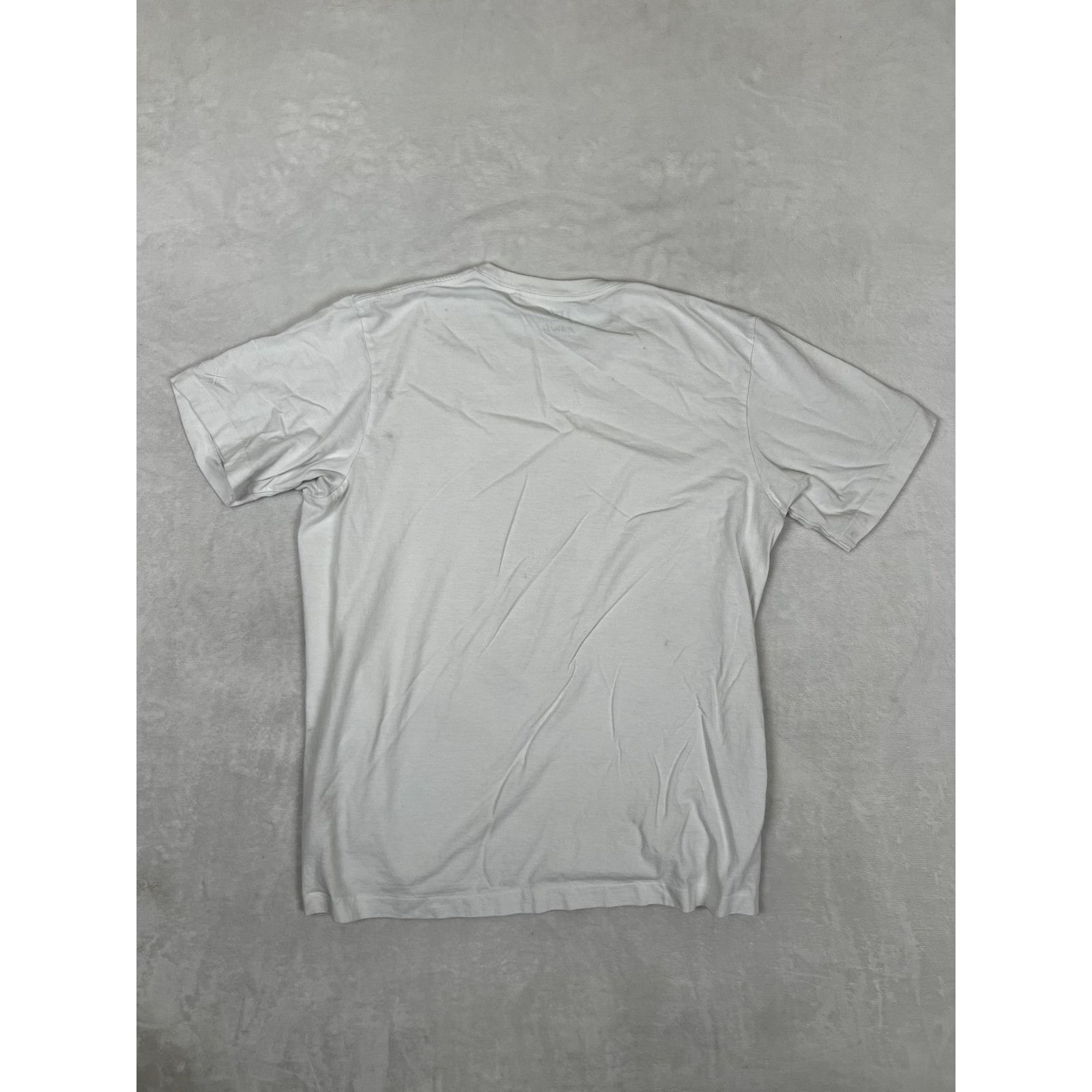 Uniqlo KAWS Uniqlo UT T-Shirt Mens Large White Pink BFF Companion S Size US L / EU 52-54 / 3 - 8 Thumbnail