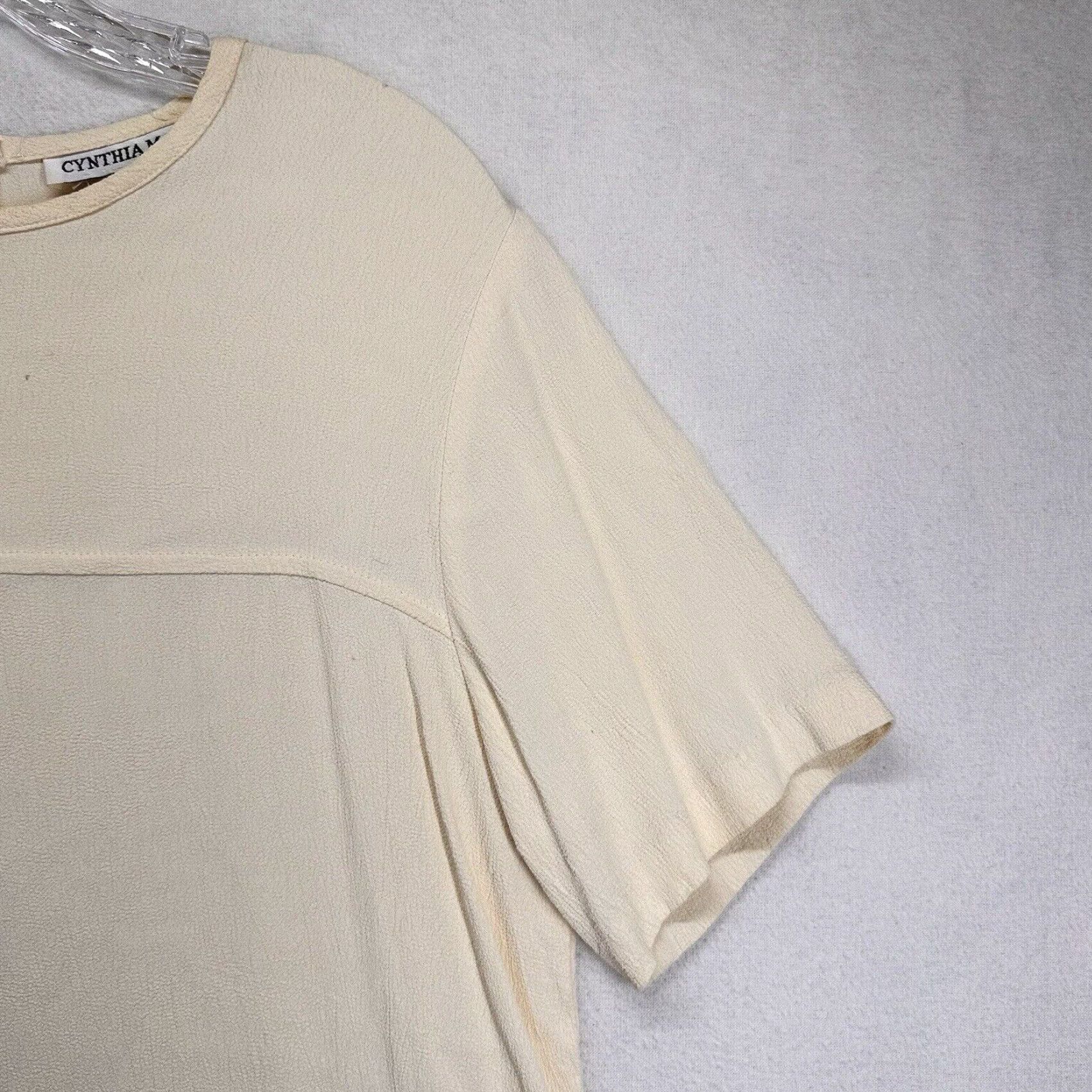 Vintage VINTAGE Cynthia Max Women's Blouse Shirt Casual Short Sleeve All Seasons Size L Beige 70s 80s Size L / US 10 / IT 46 - 5 Thumbnail