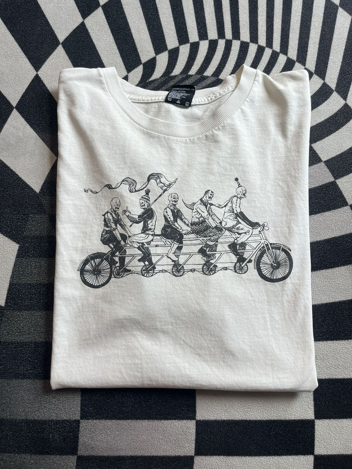 Arts & Science Vintage Jeremy Fish Tandem Bicycle by Fifty24SF 00’s Tshirt Size US XL / EU 56 / 4 - 1 Thumbnail