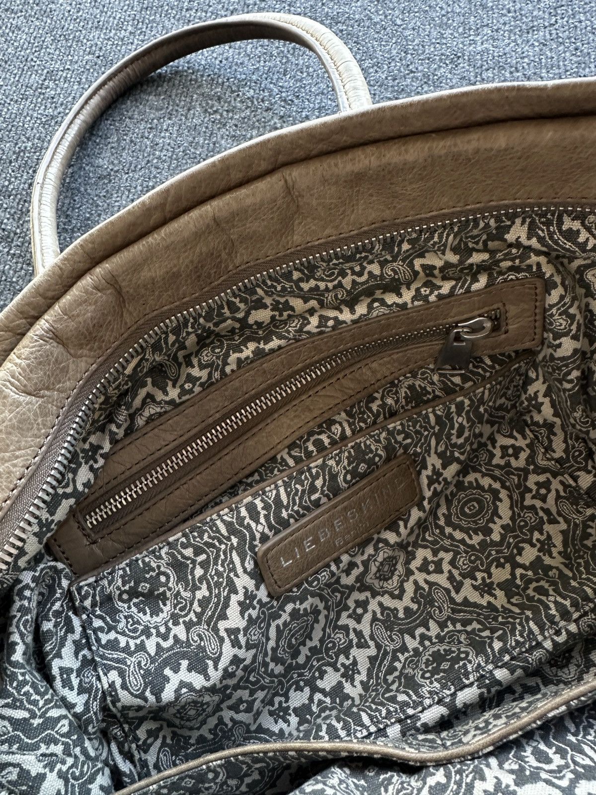 LIEBESKIND BERLIN 🚨Y2K AVANT-GARDE 🚨 BEIGE Germany style hand bag Y2K 90s Size ONE SIZE - 12 Thumbnail